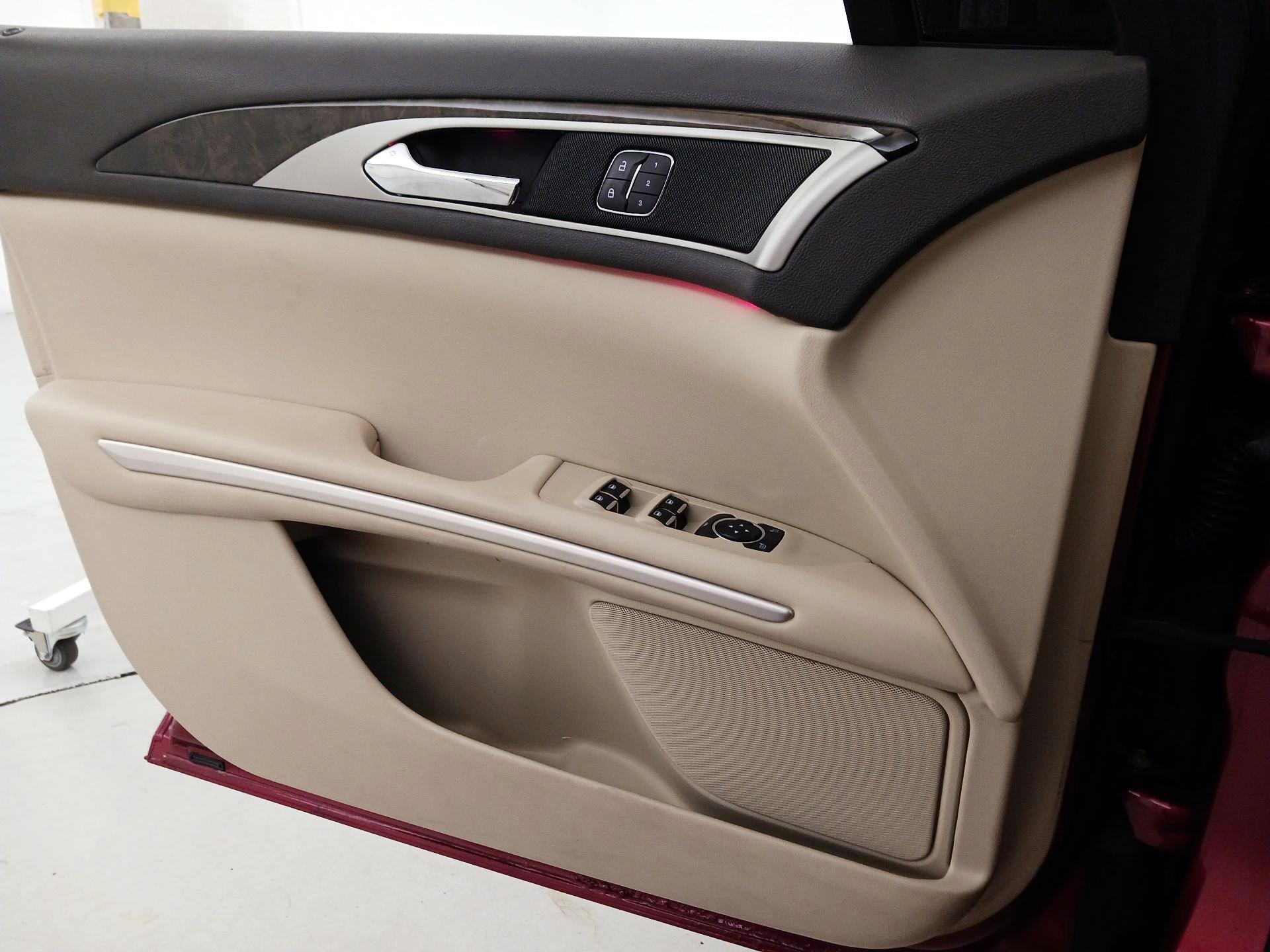 Thumbnail: 2014 Lincoln MKZ - 12