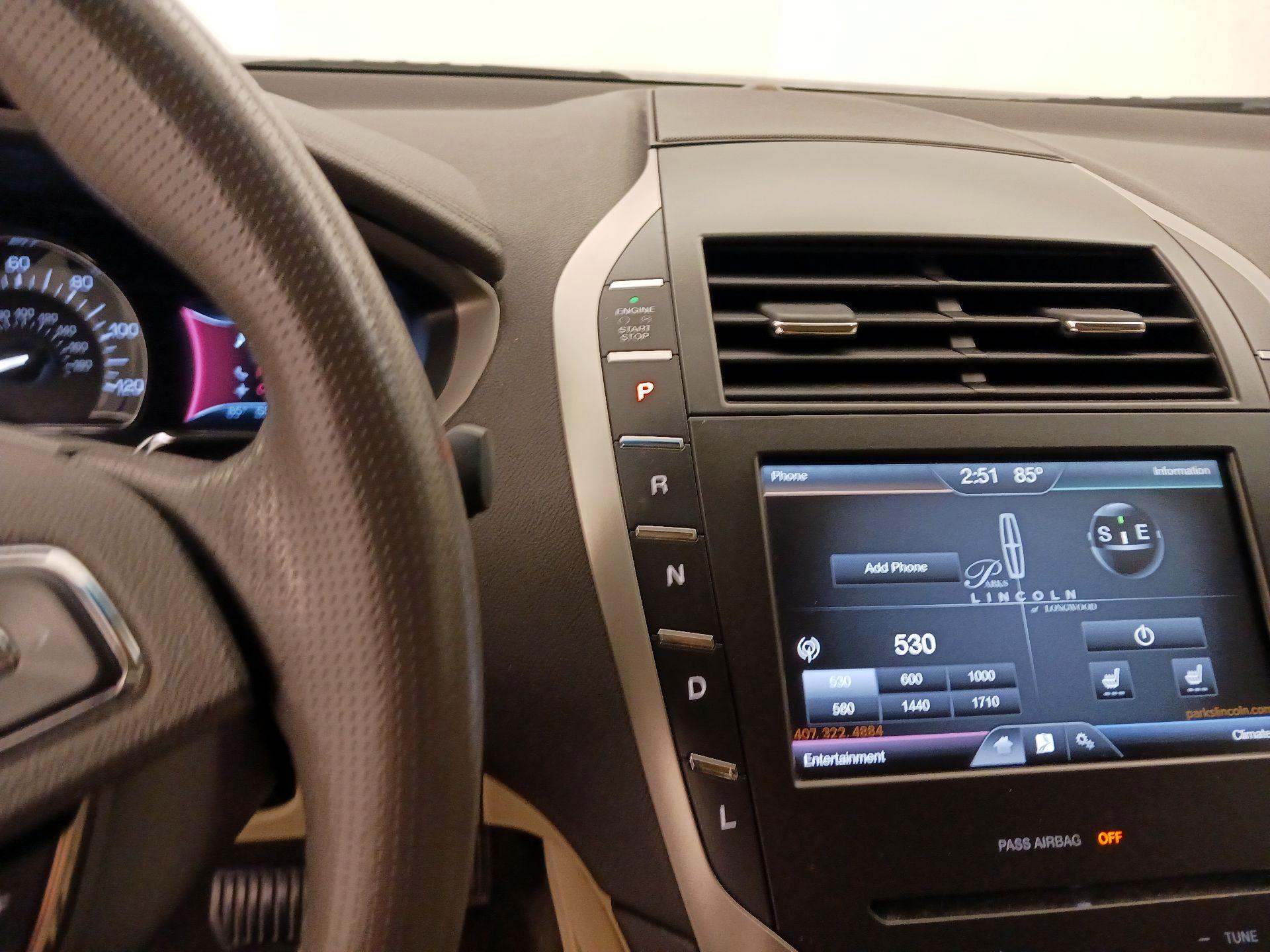 Thumbnail: 2014 Lincoln MKZ - 17