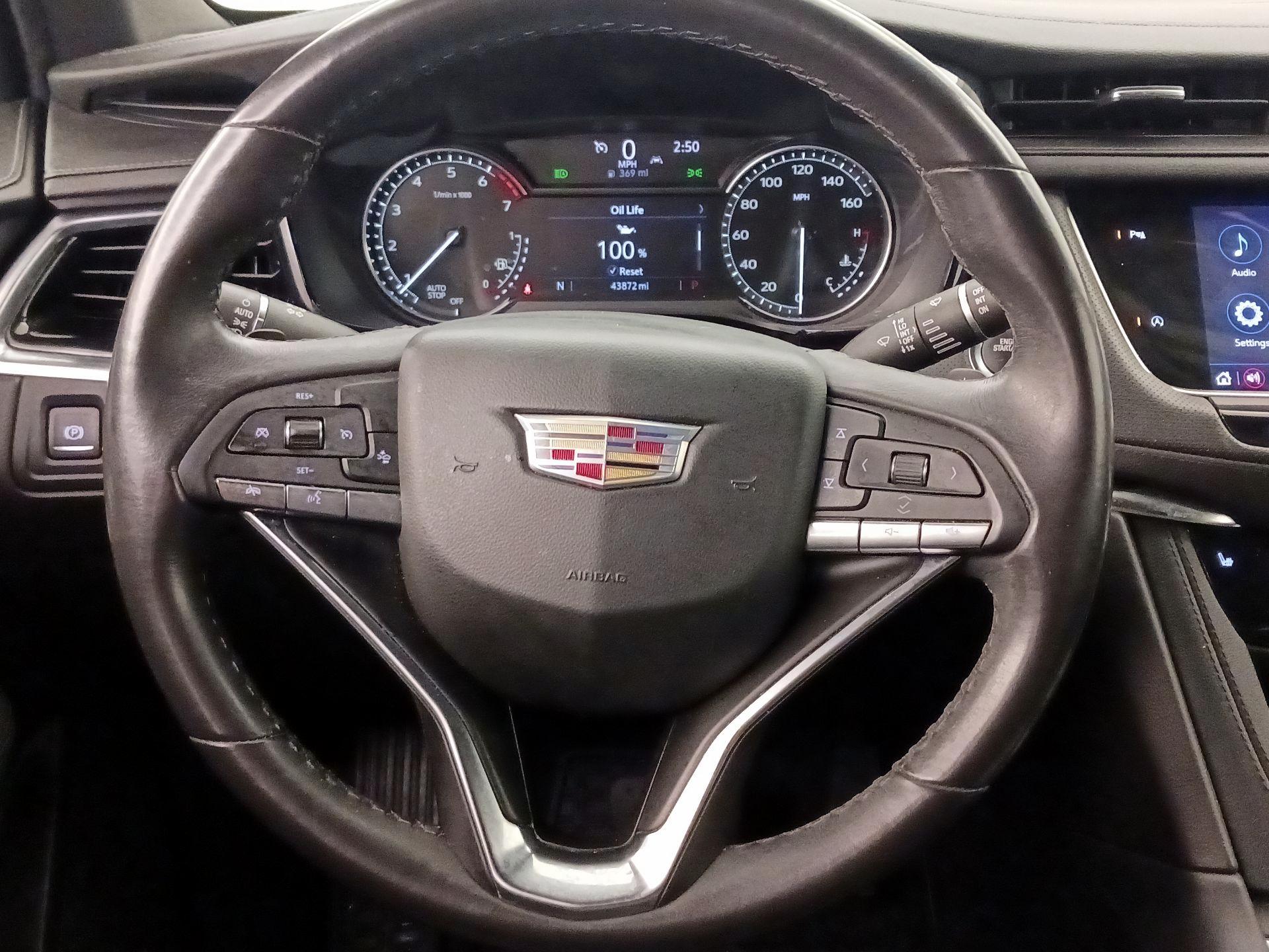 Thumbnail: 2022 Cadillac XT6 - 10