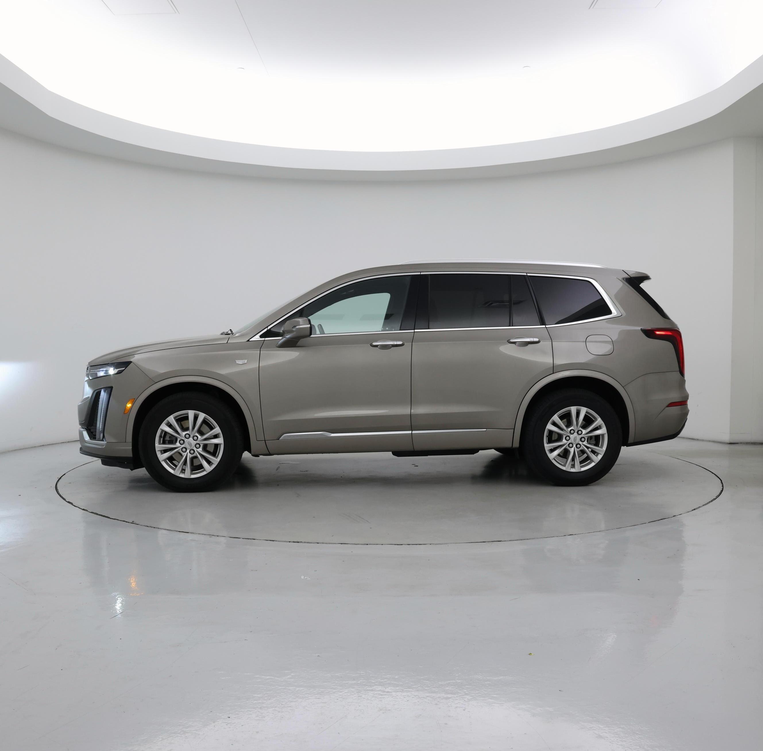 Thumbnail: 2022 Cadillac XT6 - 3