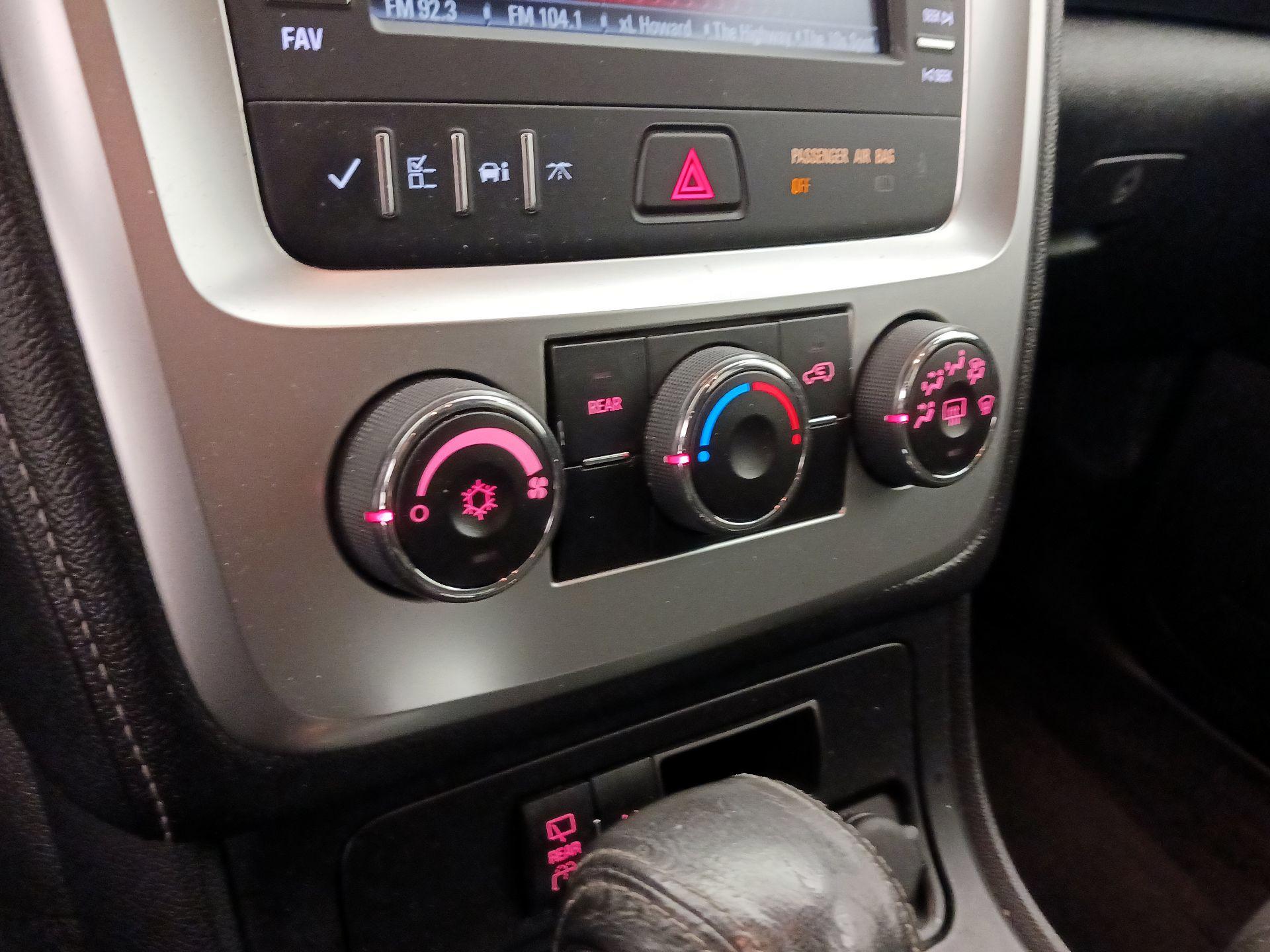 Thumbnail: 2015 GMC Acadia - 16