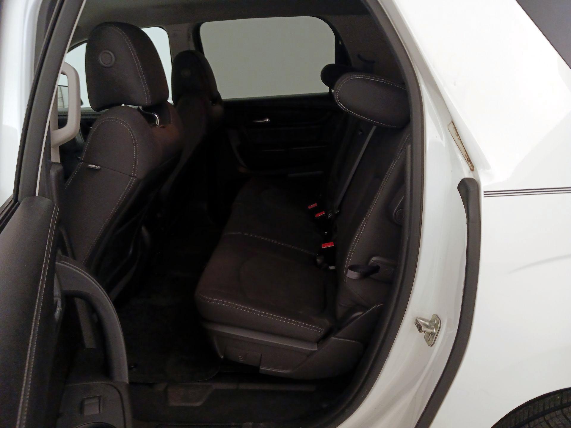 Thumbnail: 2015 GMC Acadia - 19