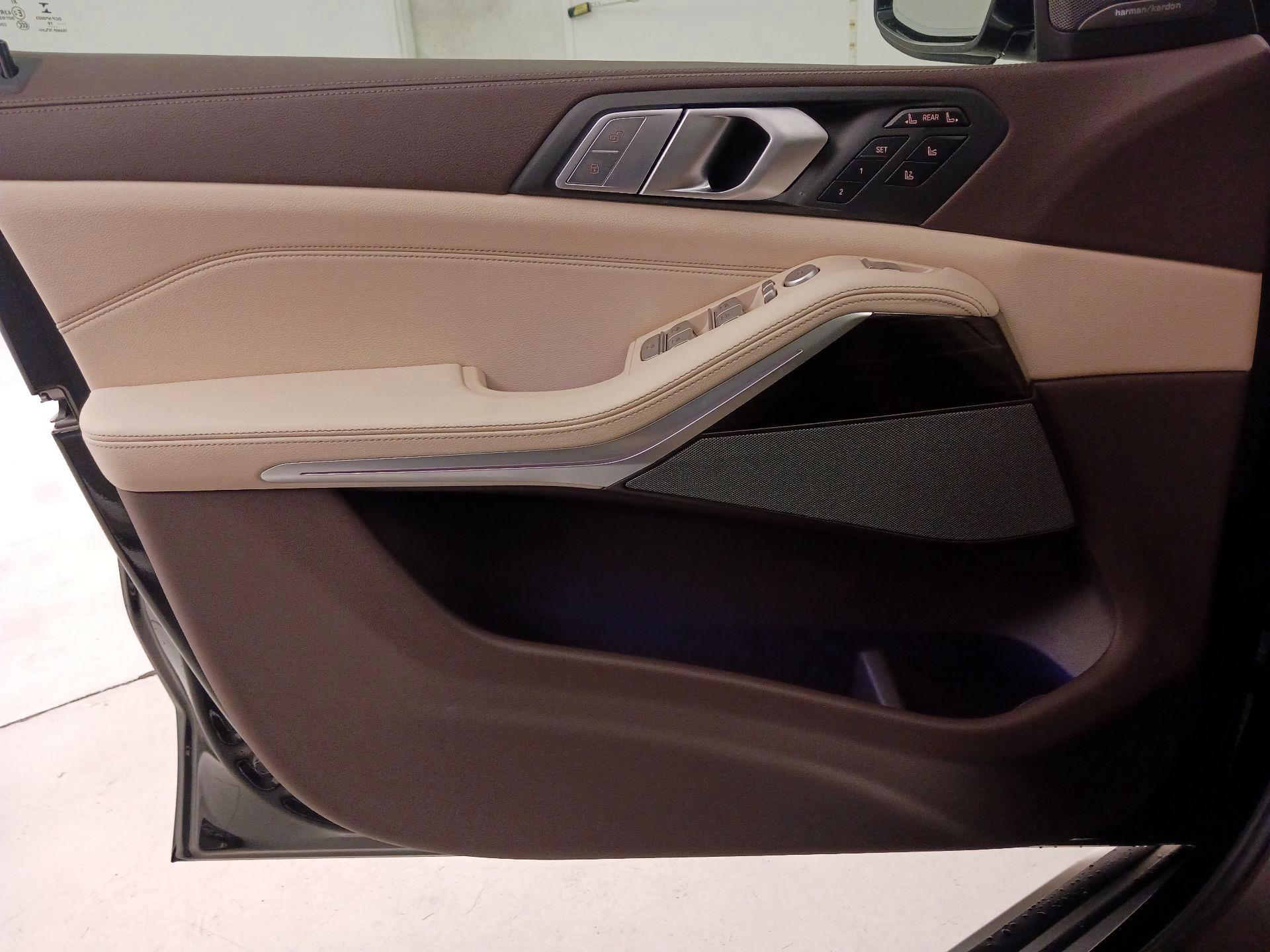 Thumbnail: 2019 BMW X7 - 12