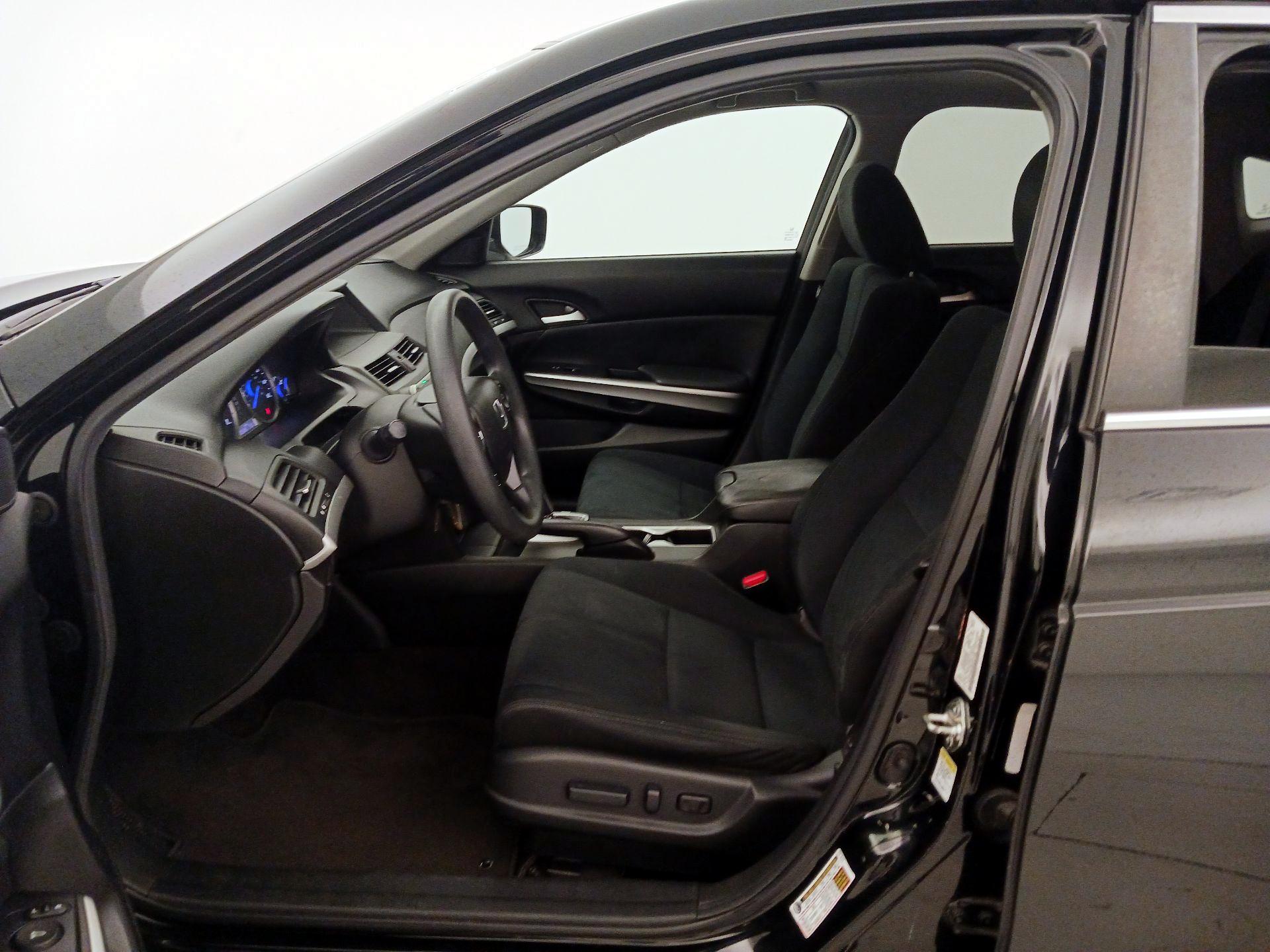 Thumbnail: 2013 Honda Accord Crosstour - 11