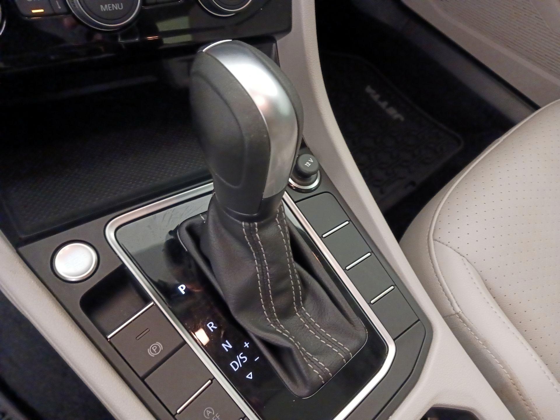 Thumbnail: 2021 Volkswagen Jetta - 17