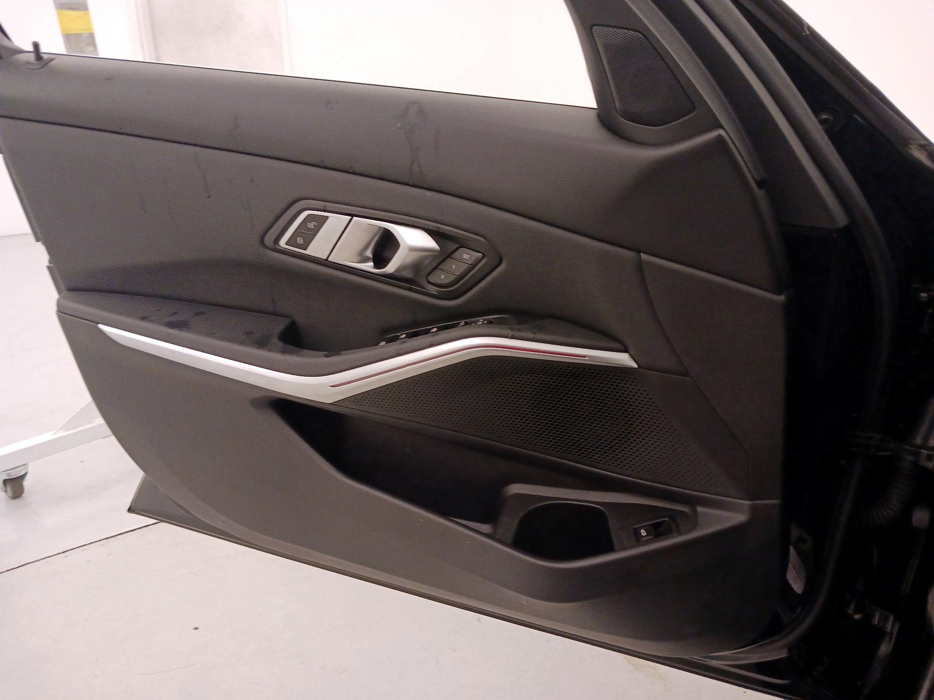 Thumbnail: 2020 BMW 3 Series - 12