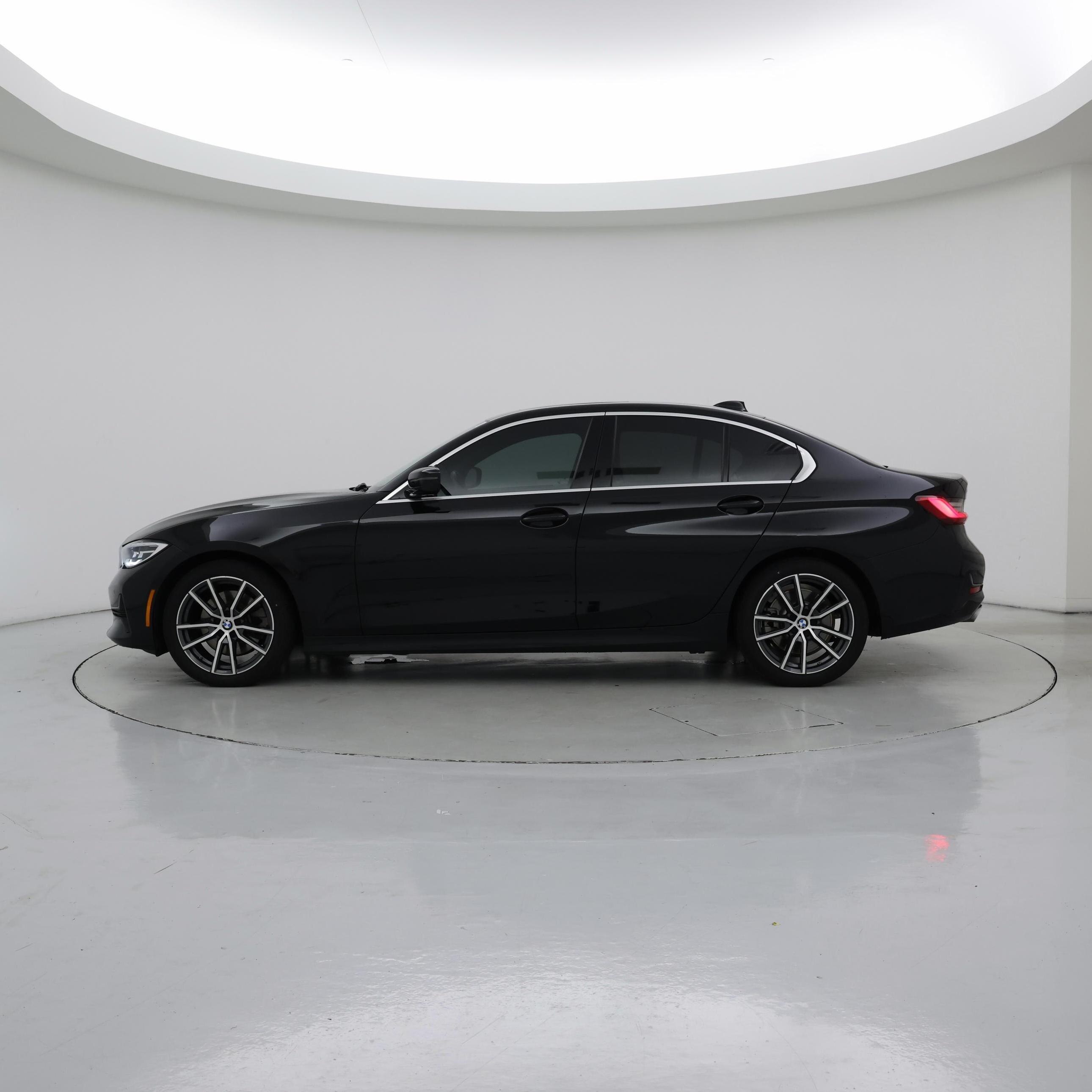 Thumbnail: 2020 BMW 3 Series - 3