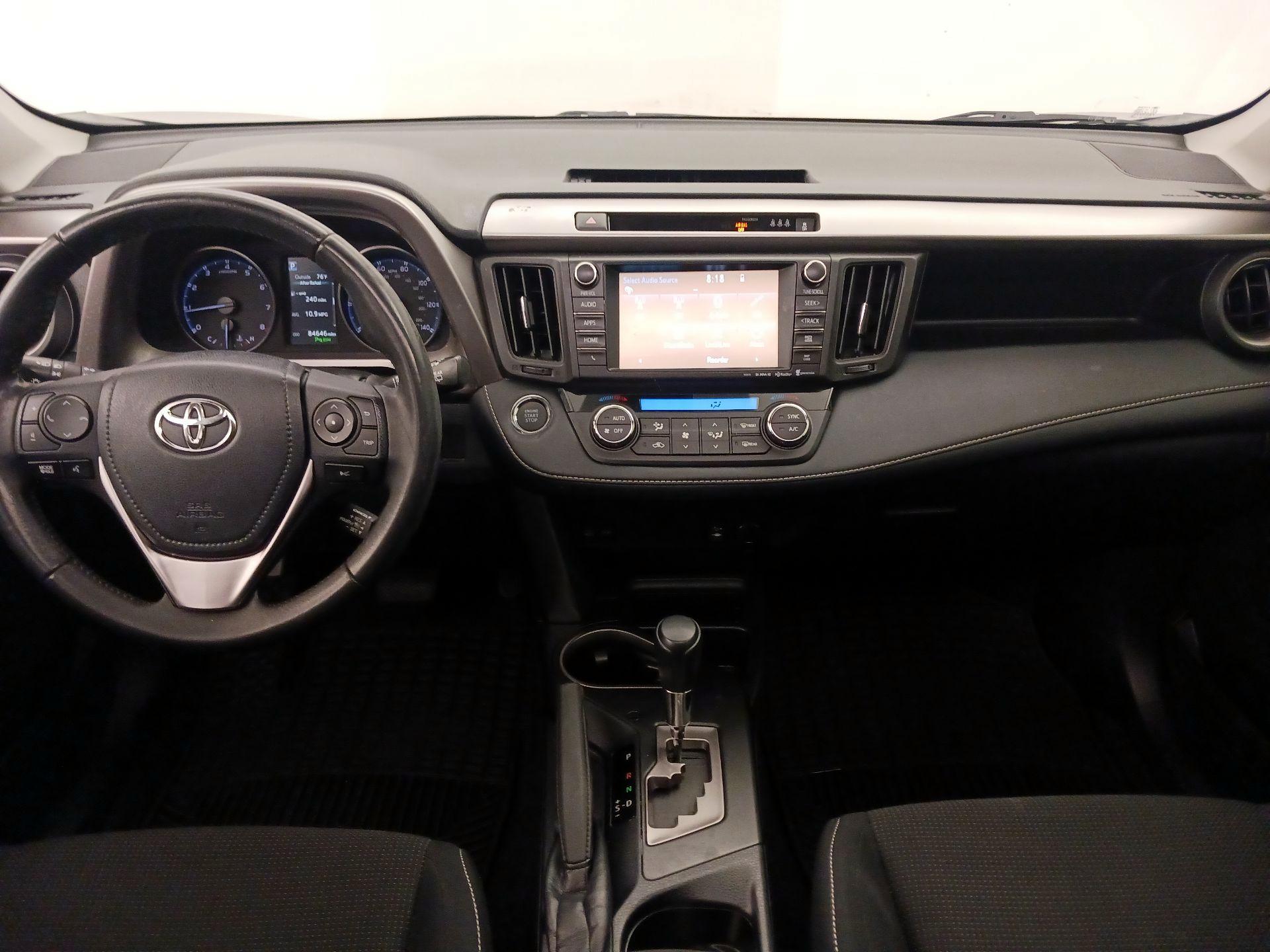 Thumbnail: 2018 Toyota RAV4 - 9