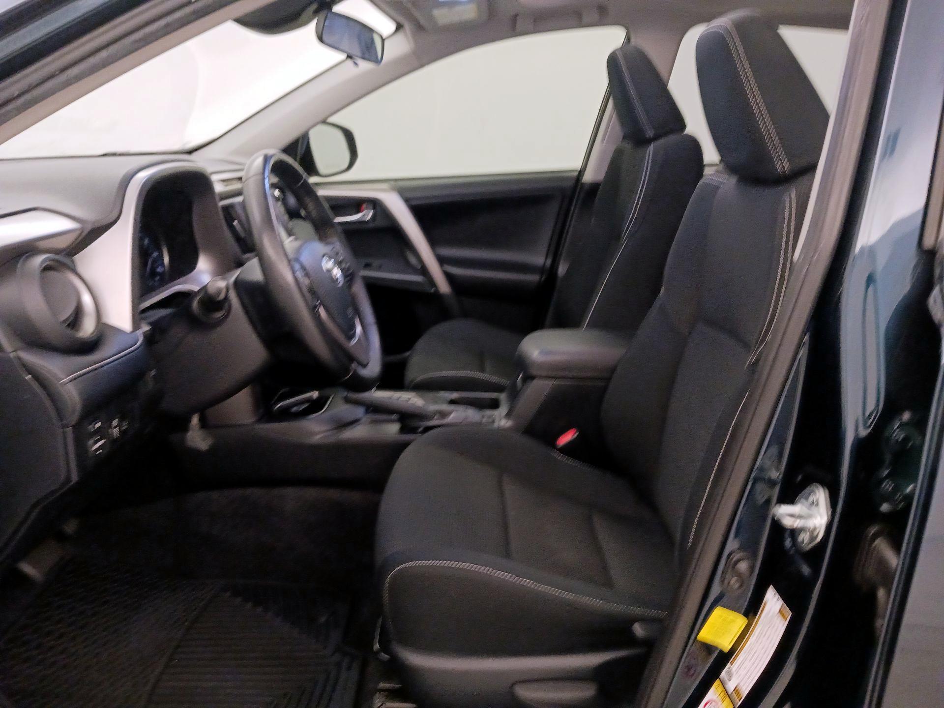 Thumbnail: 2018 Toyota RAV4 - 11