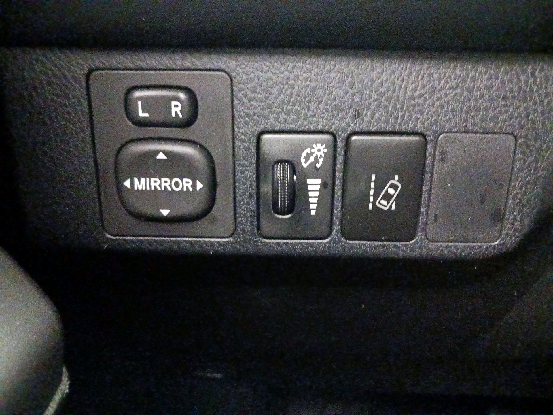 Thumbnail: 2018 Toyota RAV4 - 13