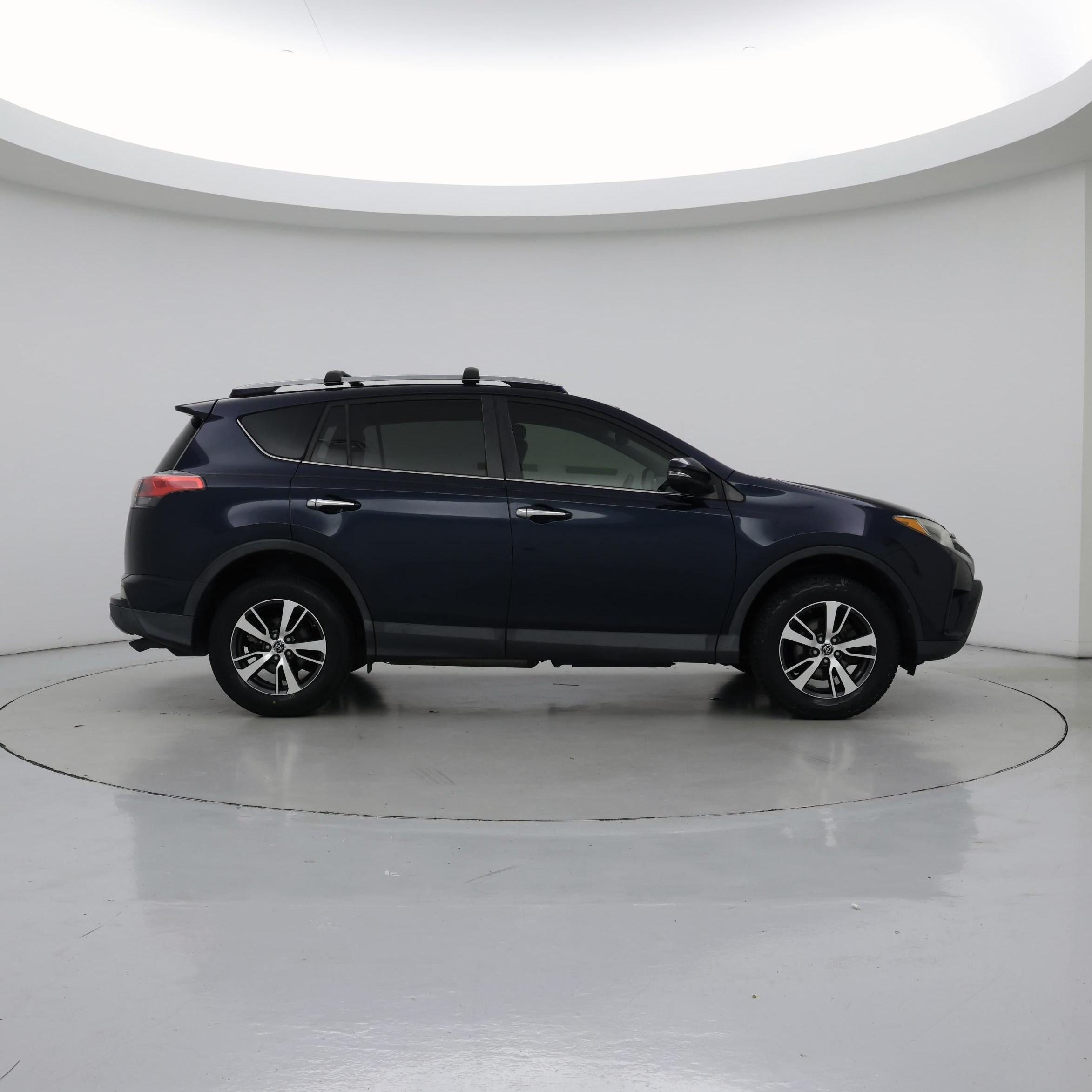 Thumbnail: 2018 Toyota RAV4 - 7