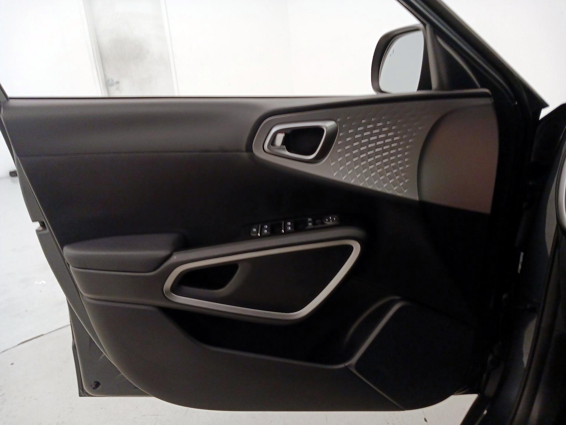 Thumbnail: 2023 Kia Soul - 12