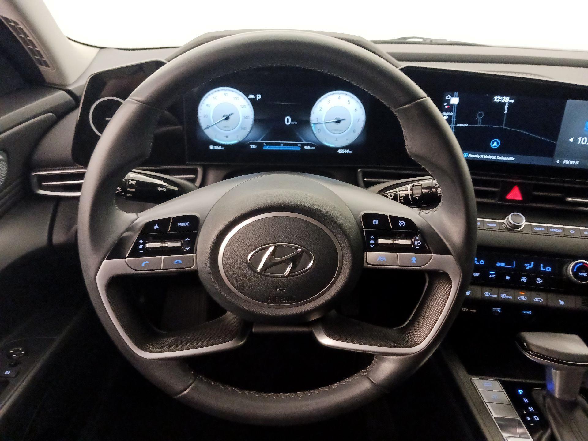 Thumbnail: 2023 Hyundai Elantra - 10