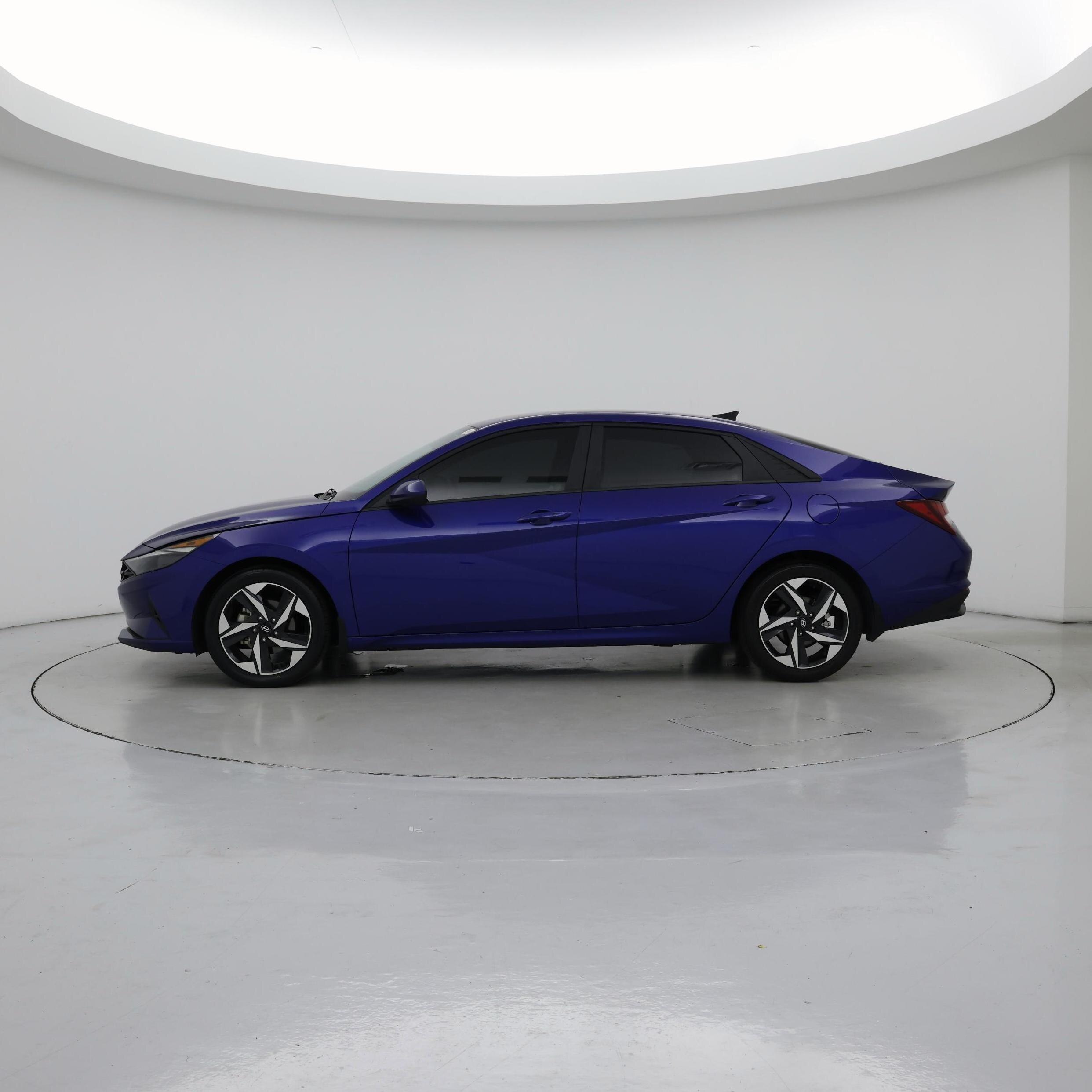 Thumbnail: 2023 Hyundai Elantra - 3