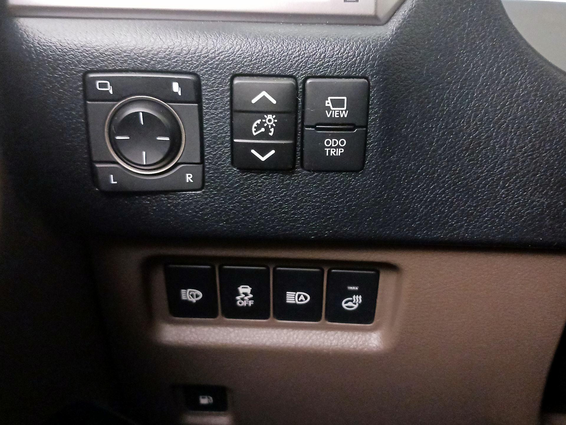 Thumbnail: 2023 Lexus GX - 13