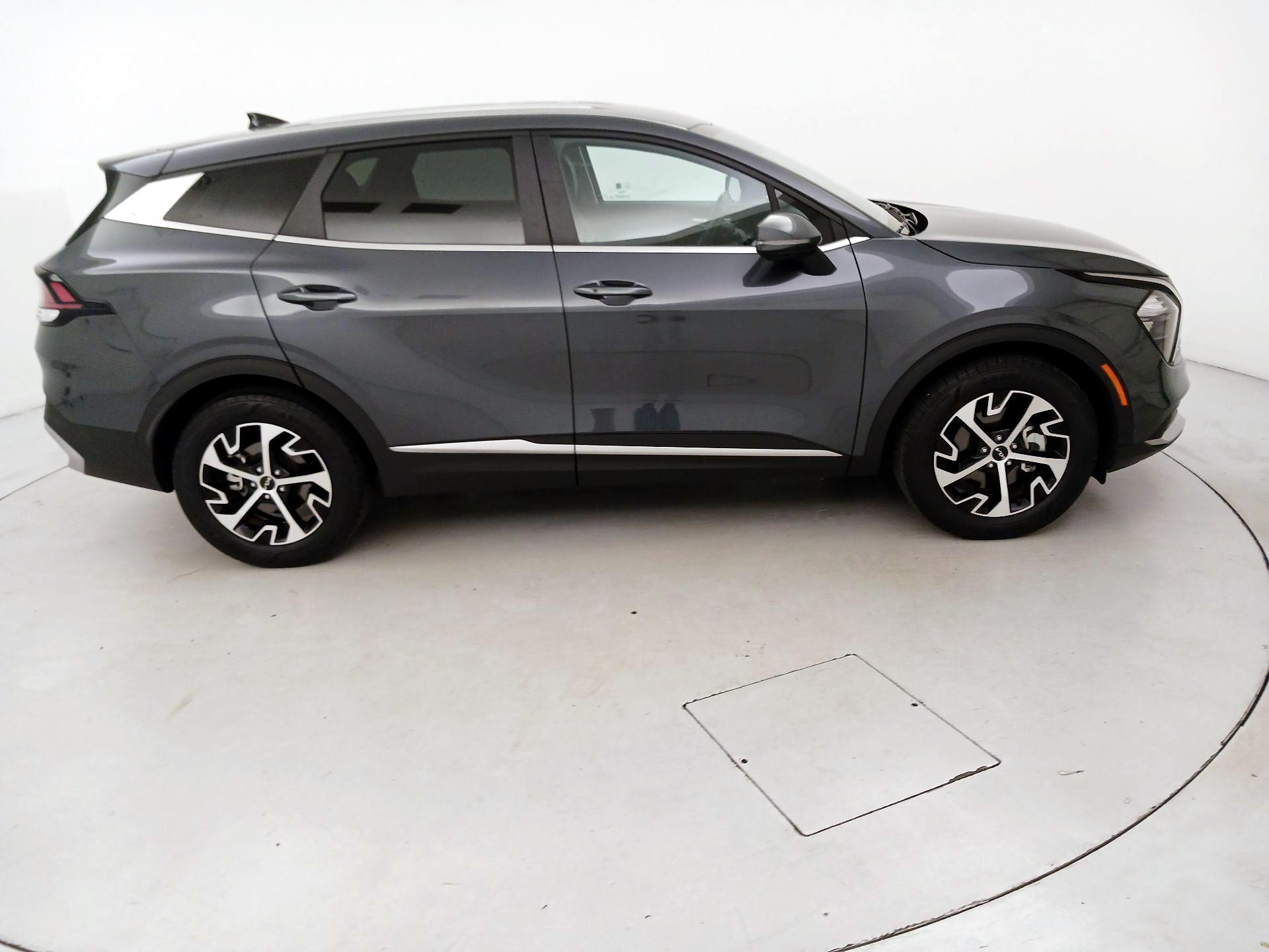 Thumbnail: 2023 Kia Sportage - 4