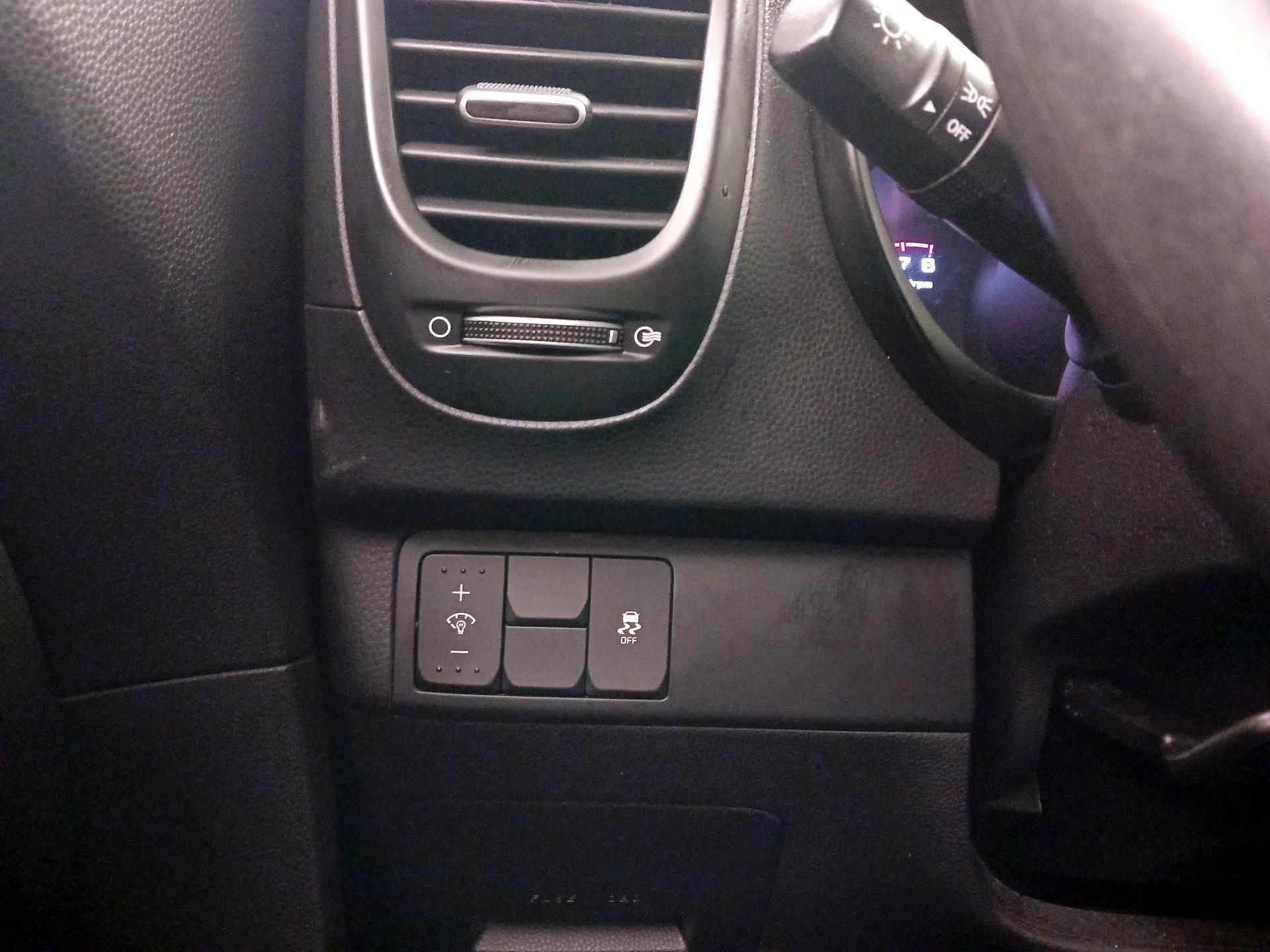 Thumbnail: 2016 Kia Soul - 13