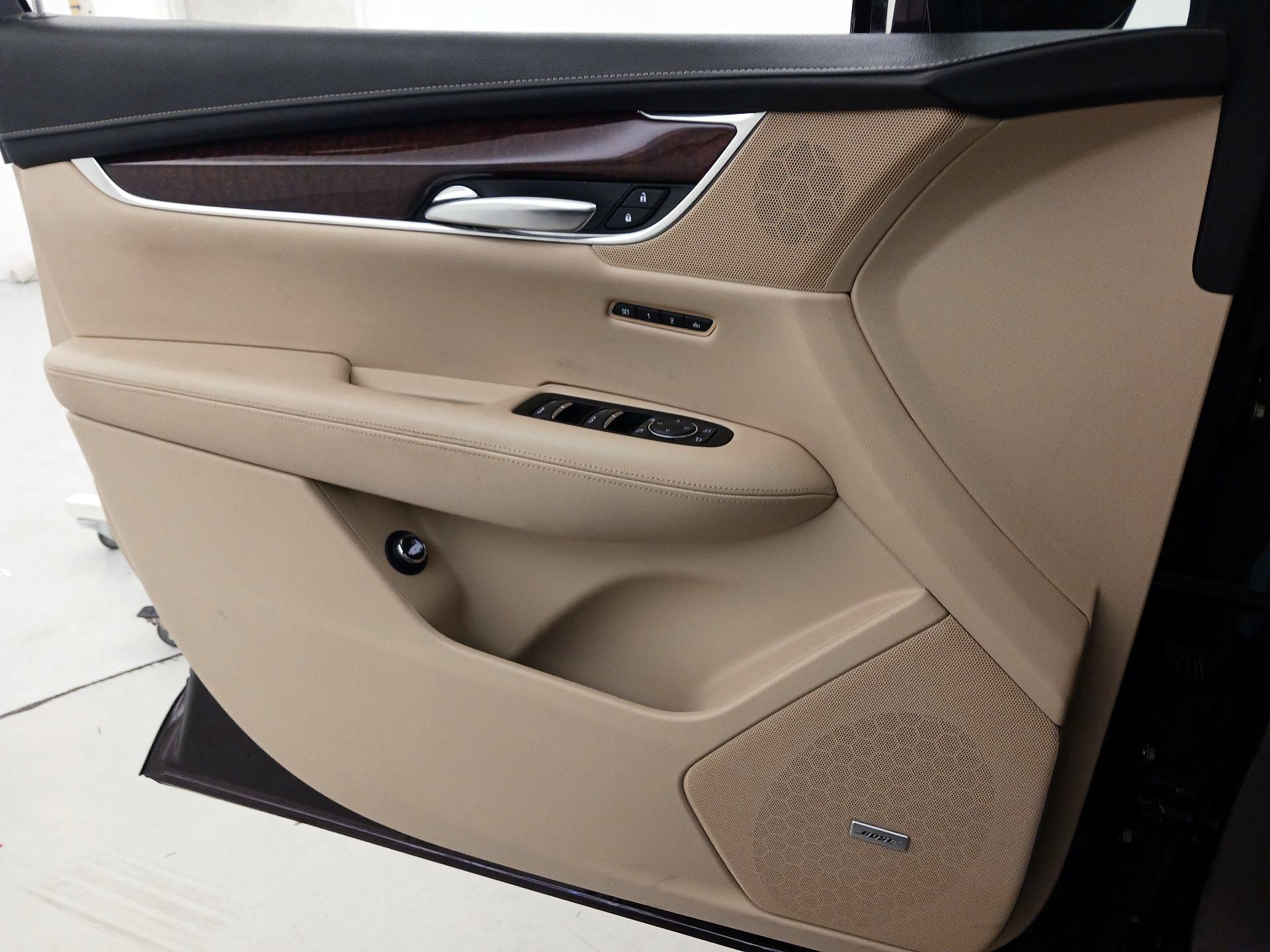 Thumbnail: 2017 Cadillac XT5 - 12