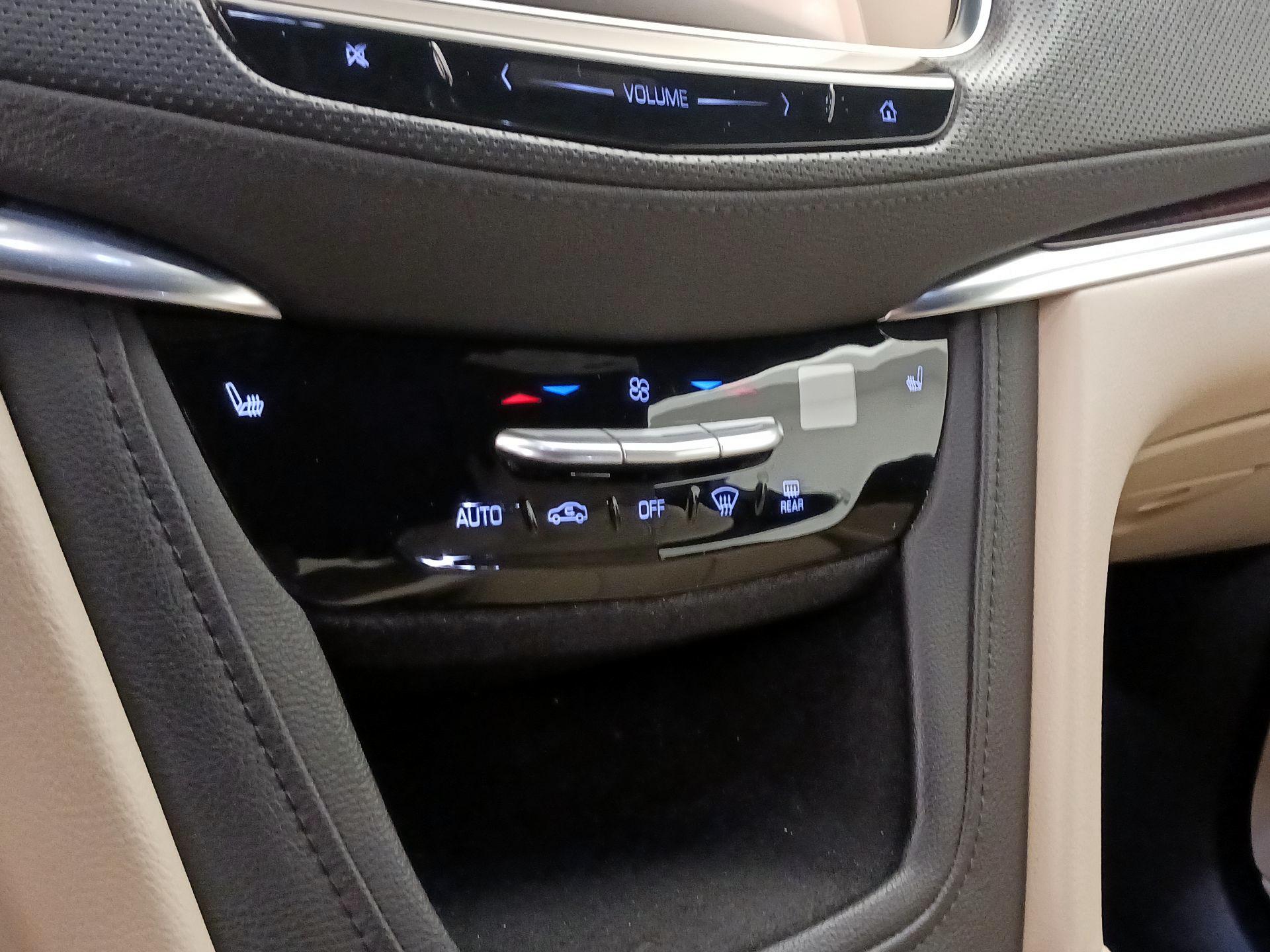 Thumbnail: 2017 Cadillac XT5 - 17