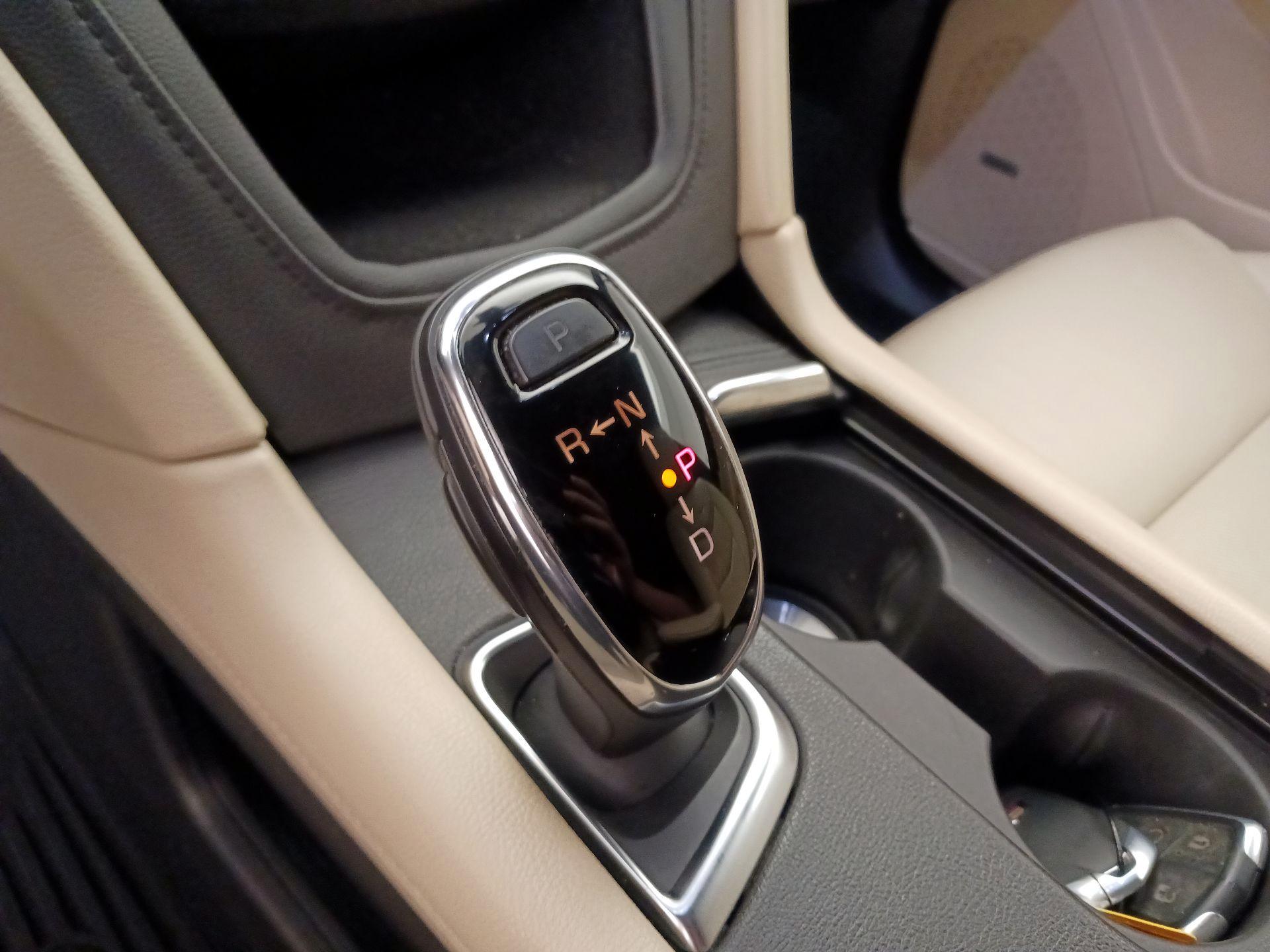 Thumbnail: 2017 Cadillac XT5 - 18