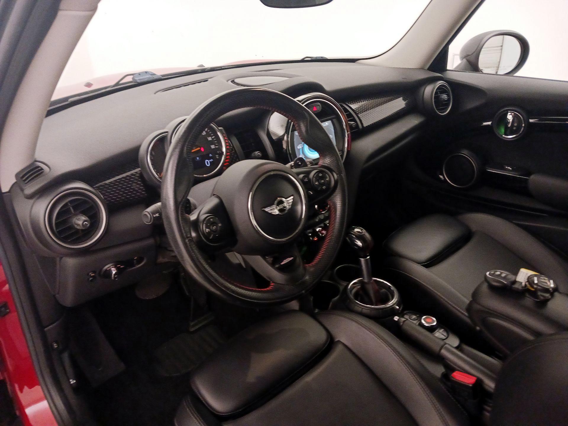 Thumbnail: 2015 MINI Cooper Hardtop - 9