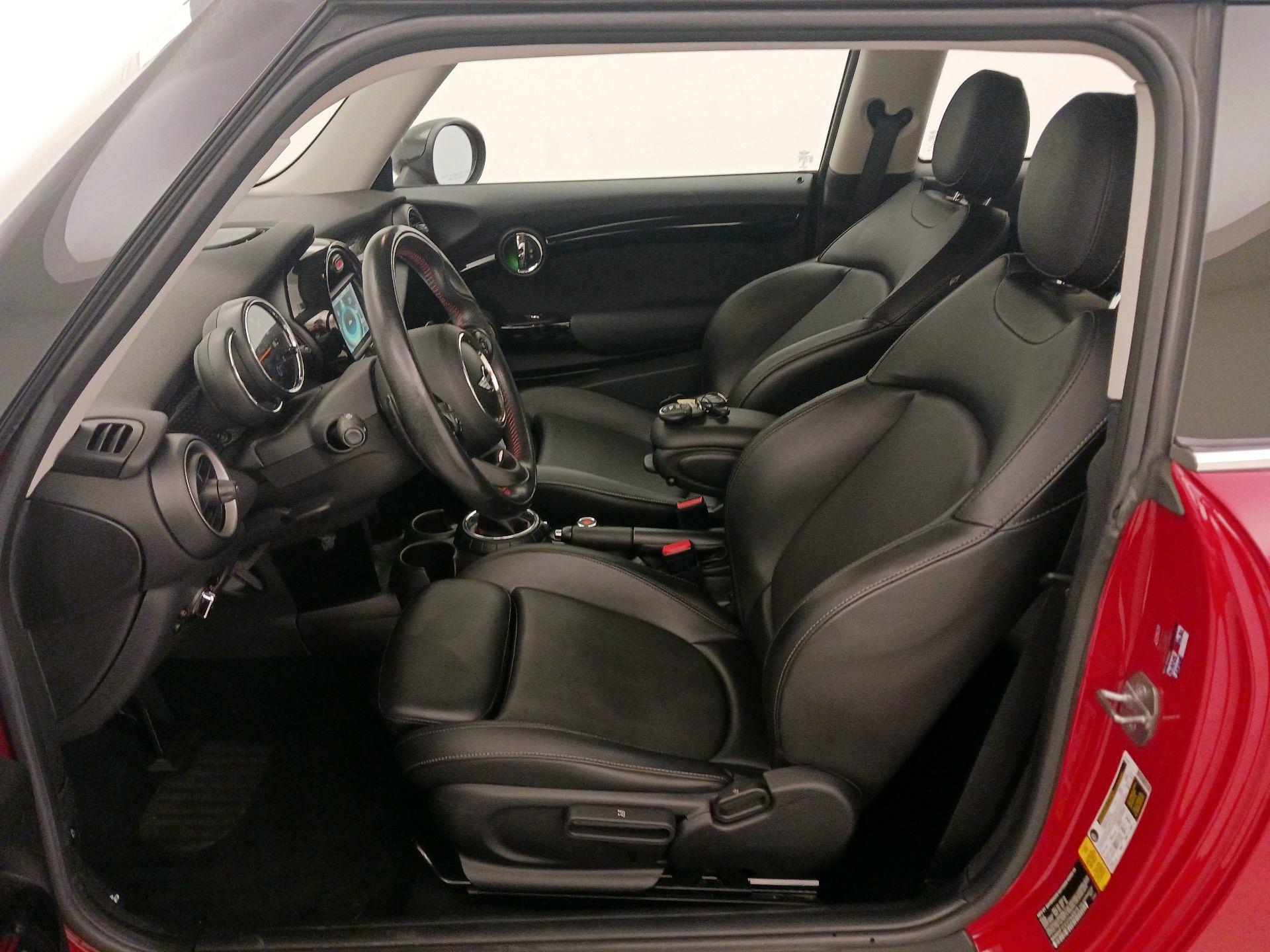 Thumbnail: 2015 MINI Cooper Hardtop - 11