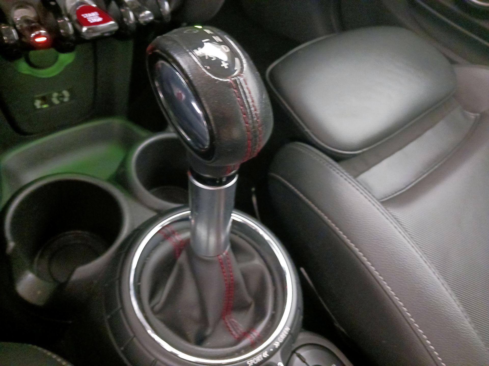 Thumbnail: 2015 MINI Cooper Hardtop - 16