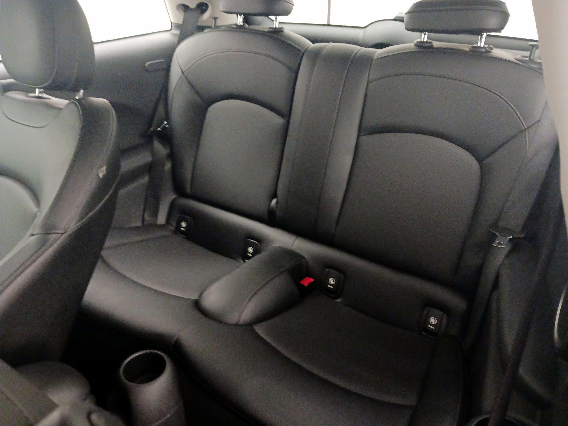 Thumbnail: 2015 MINI Cooper Hardtop - 18