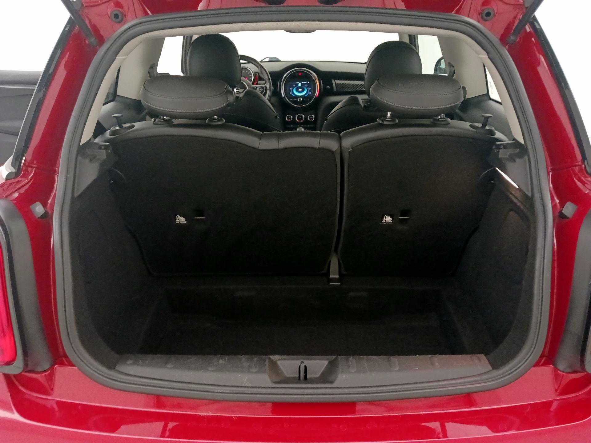 Thumbnail: 2015 MINI Cooper Hardtop - 19