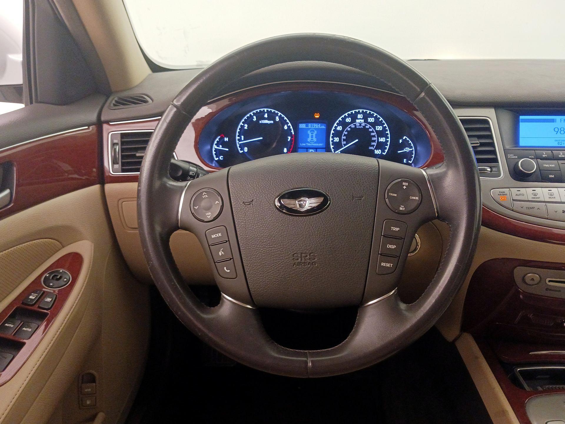 Thumbnail: 2014 Hyundai Genesis - 10