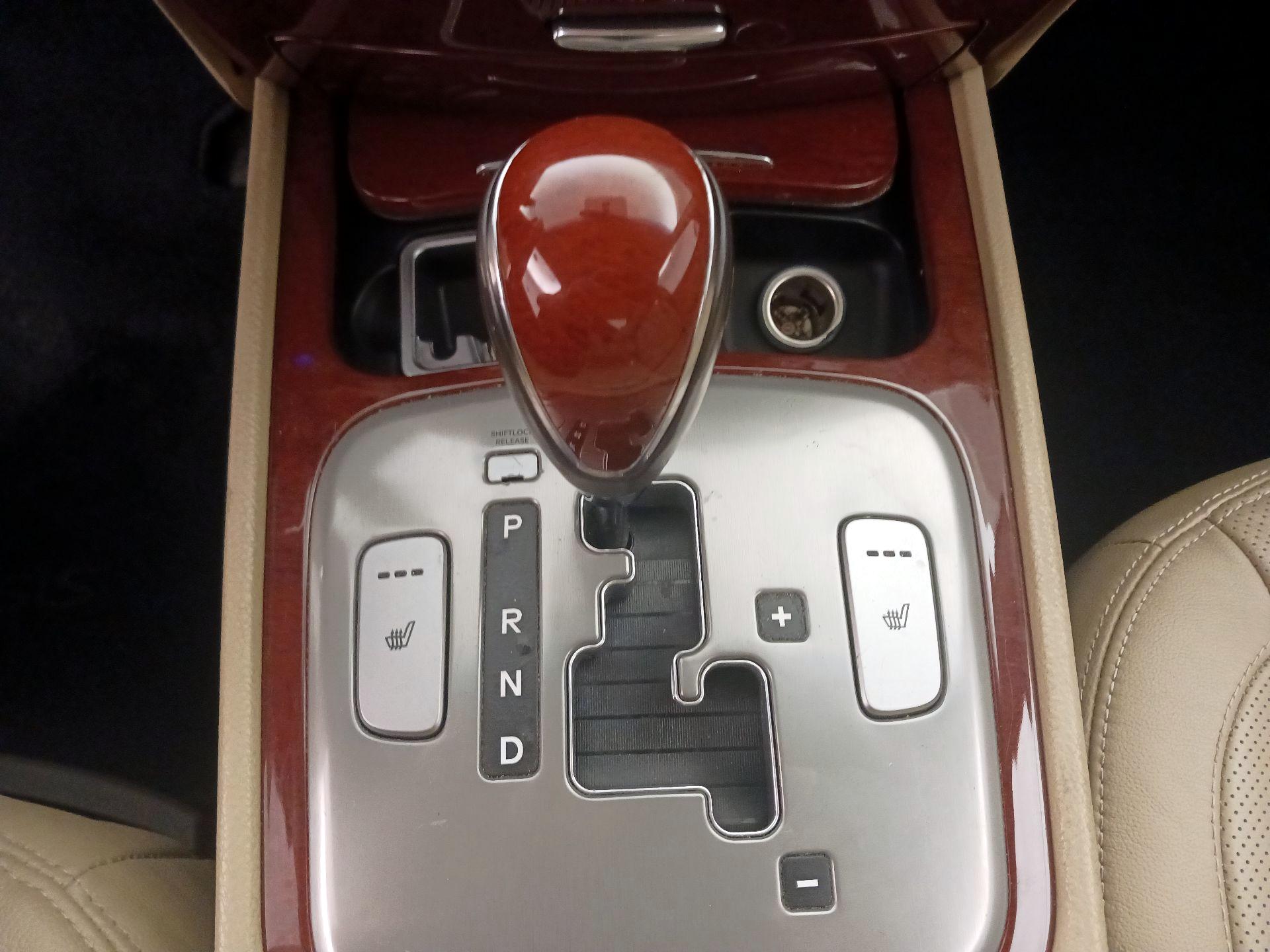 Thumbnail: 2014 Hyundai Genesis - 16