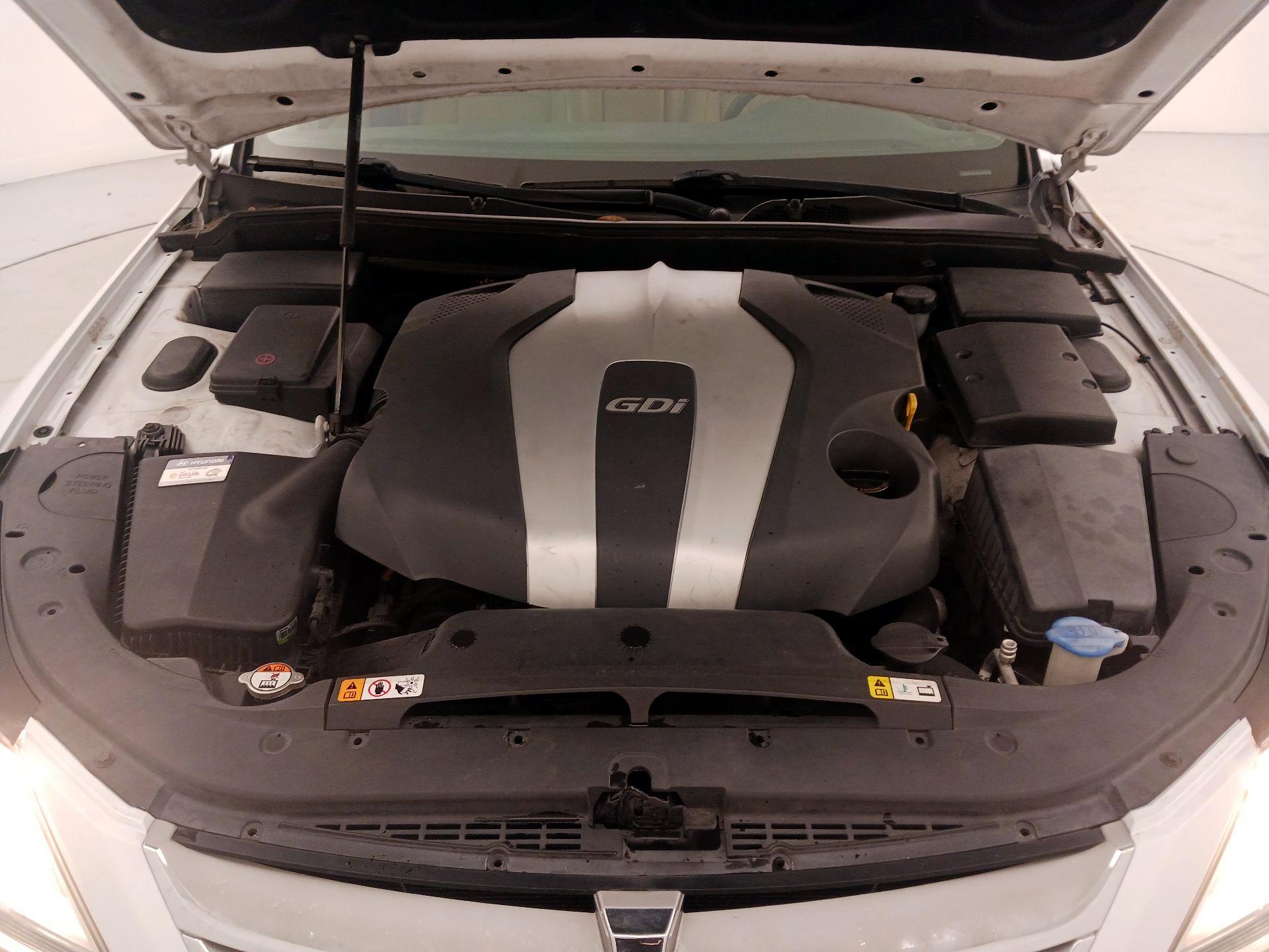 Thumbnail: 2014 Hyundai Genesis - 20