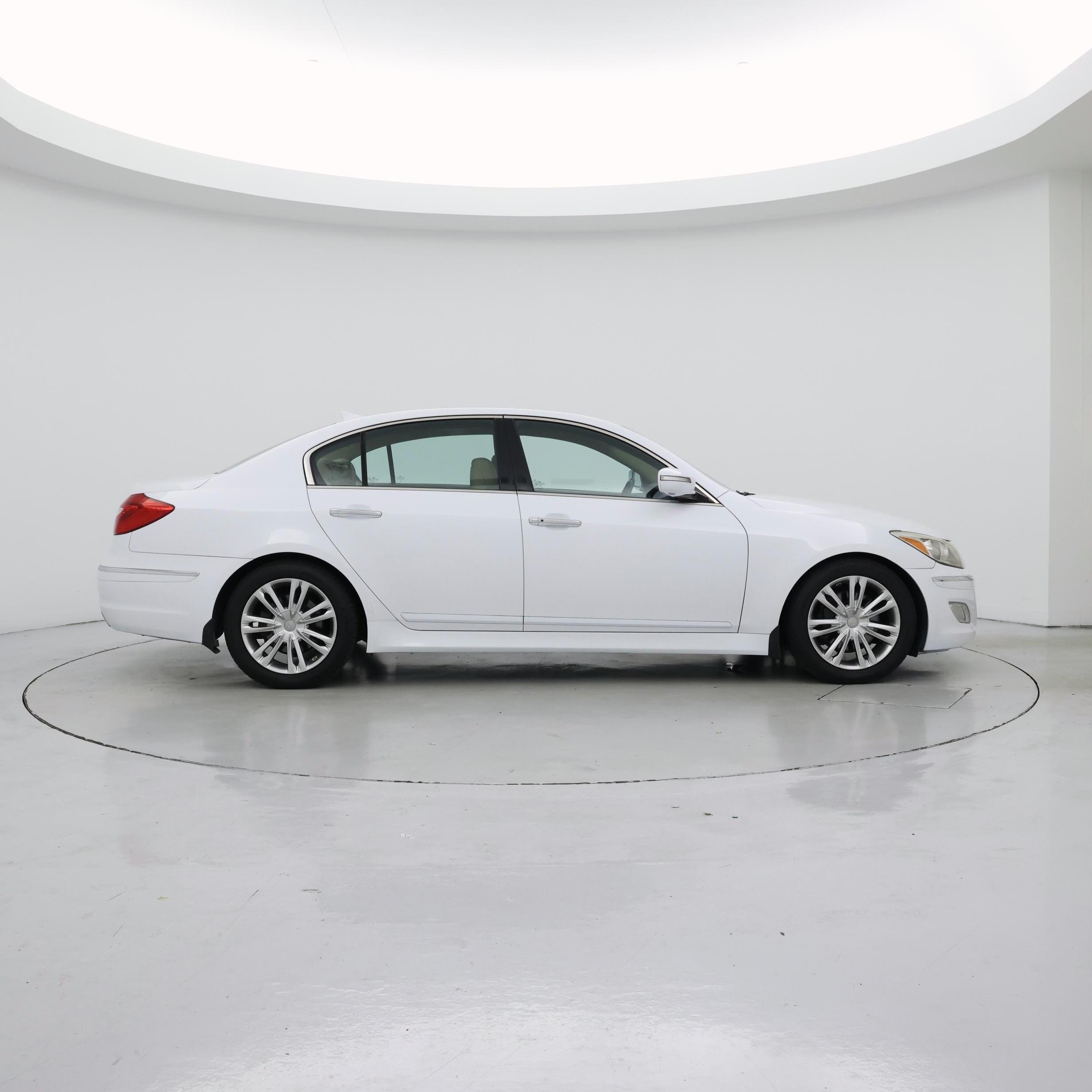 Thumbnail: 2014 Hyundai Genesis - 7