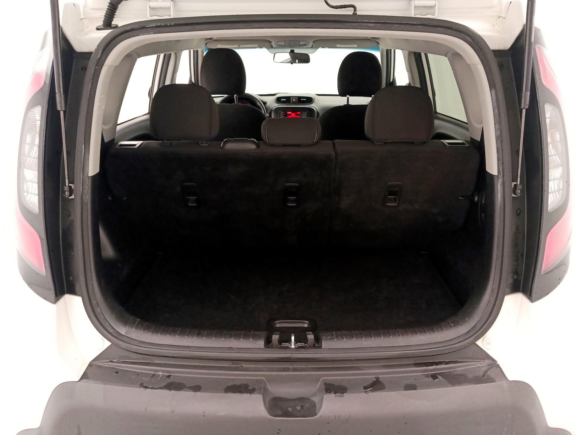 Thumbnail: 2015 Kia Soul - 19