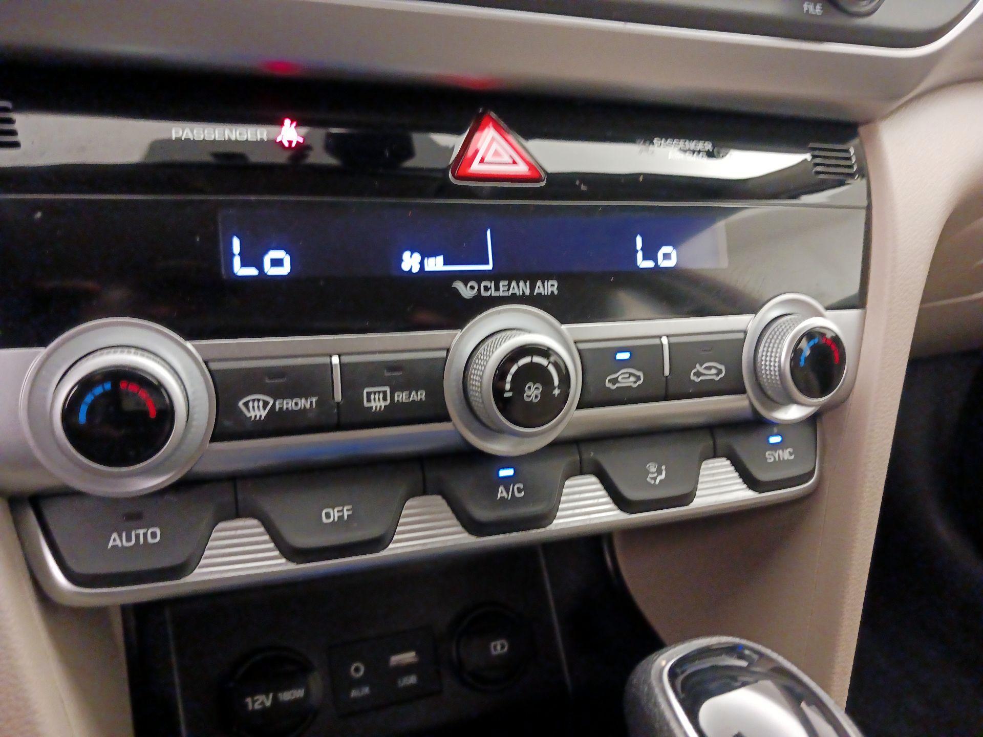 Thumbnail: 2020 Hyundai Elantra - 16