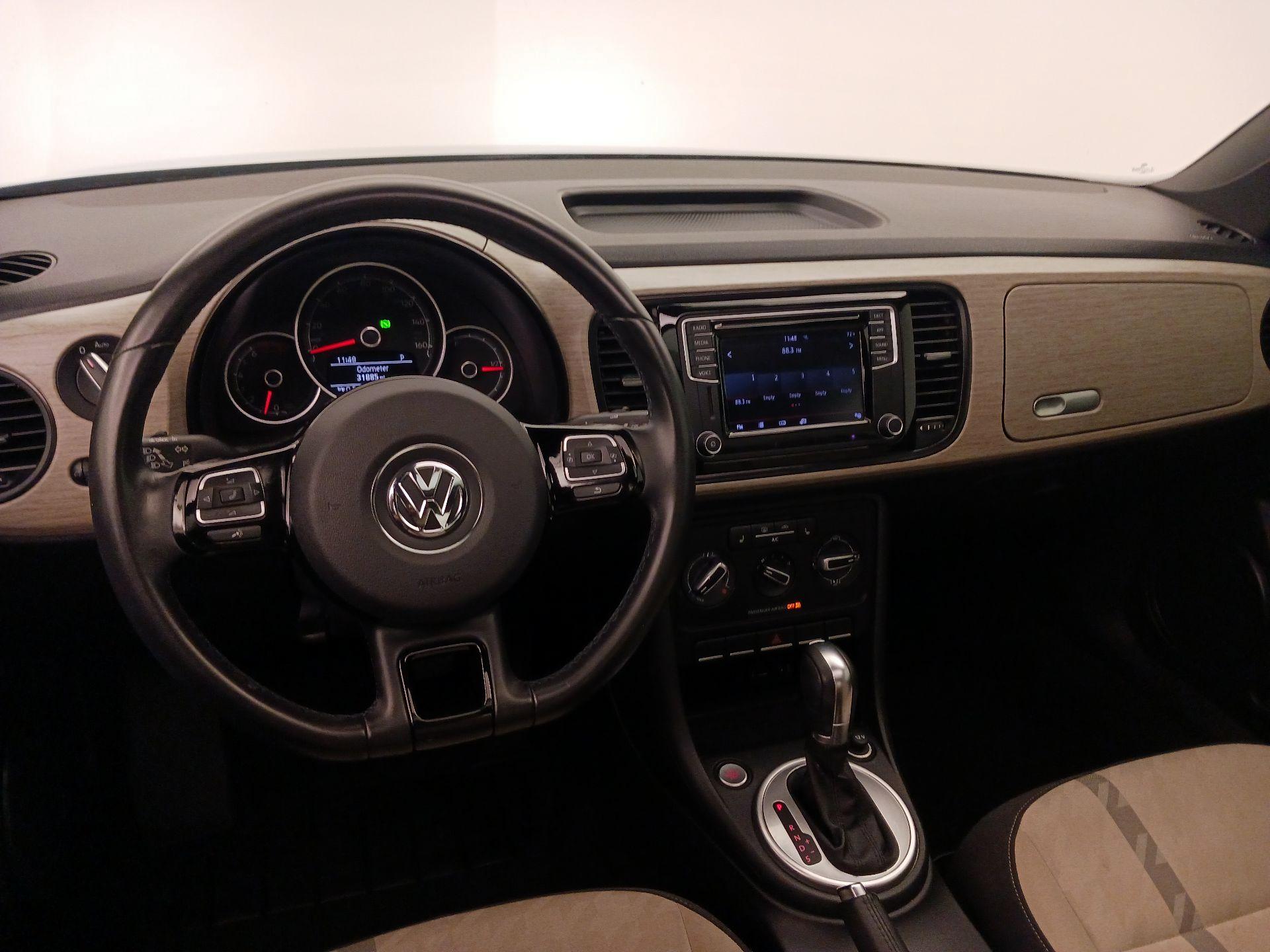 Thumbnail: 2018 Volkswagen Beetle - 9