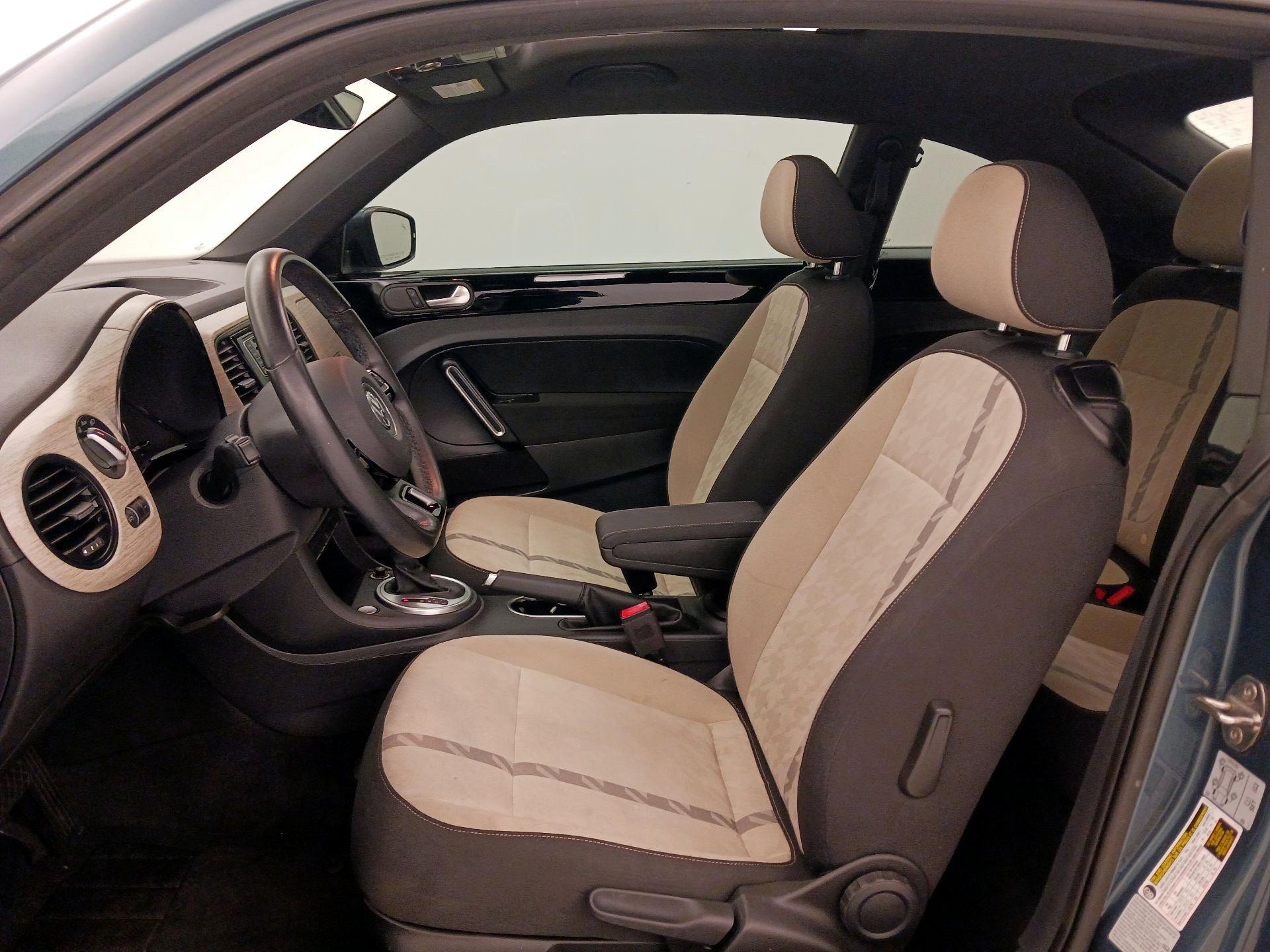 Thumbnail: 2018 Volkswagen Beetle - 11