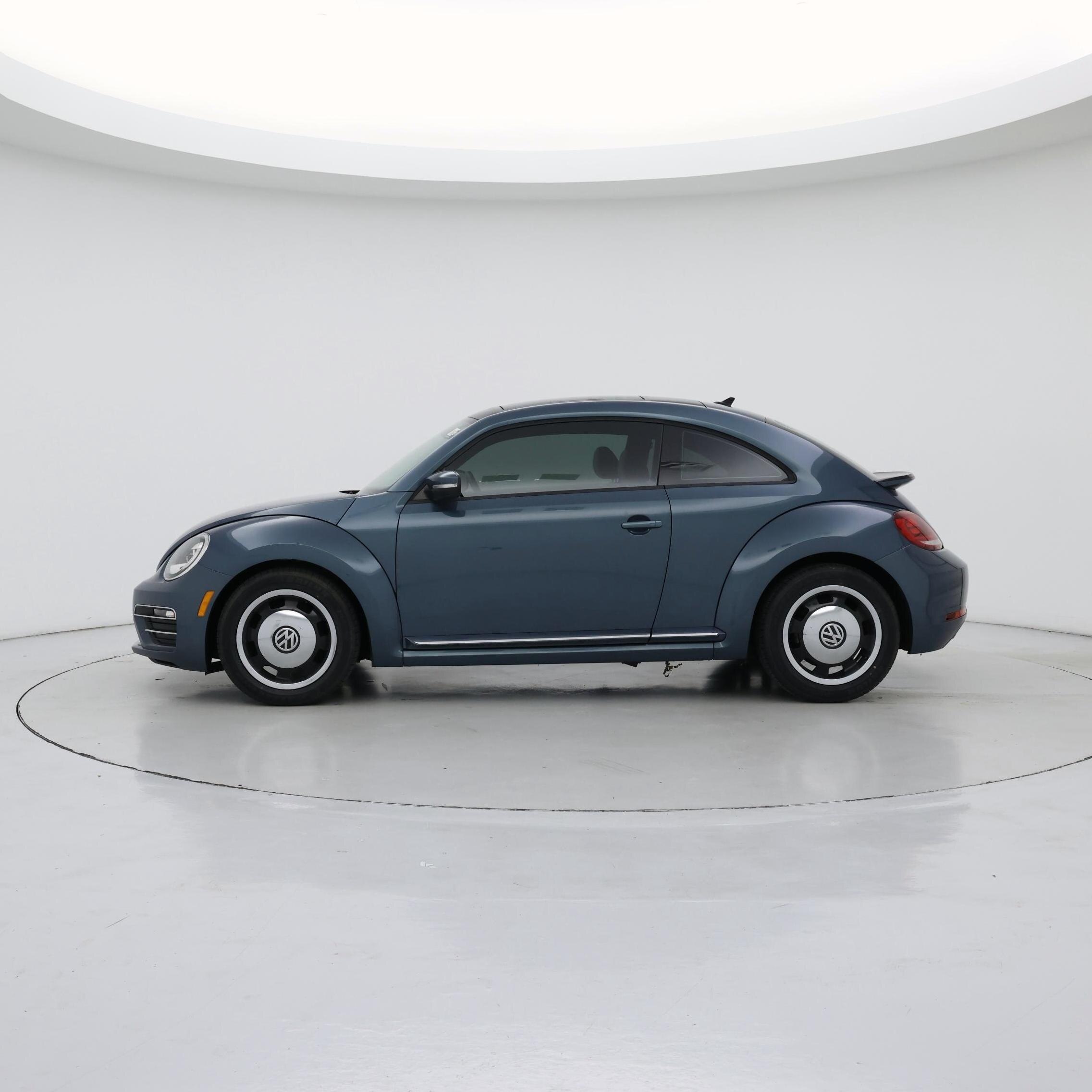 Thumbnail: 2018 Volkswagen Beetle - 3