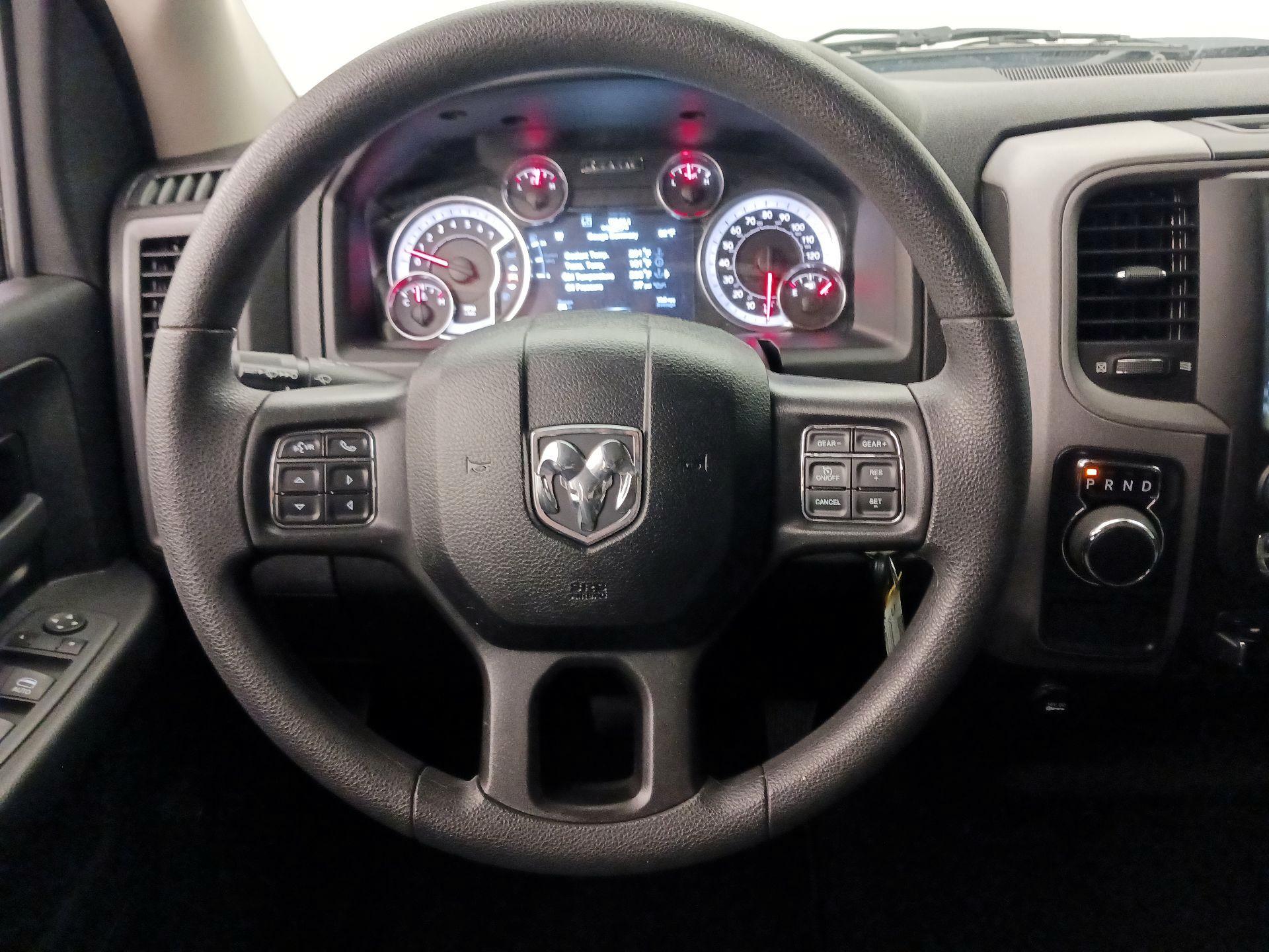 Thumbnail: 2021 RAM 1500 Classic - 10