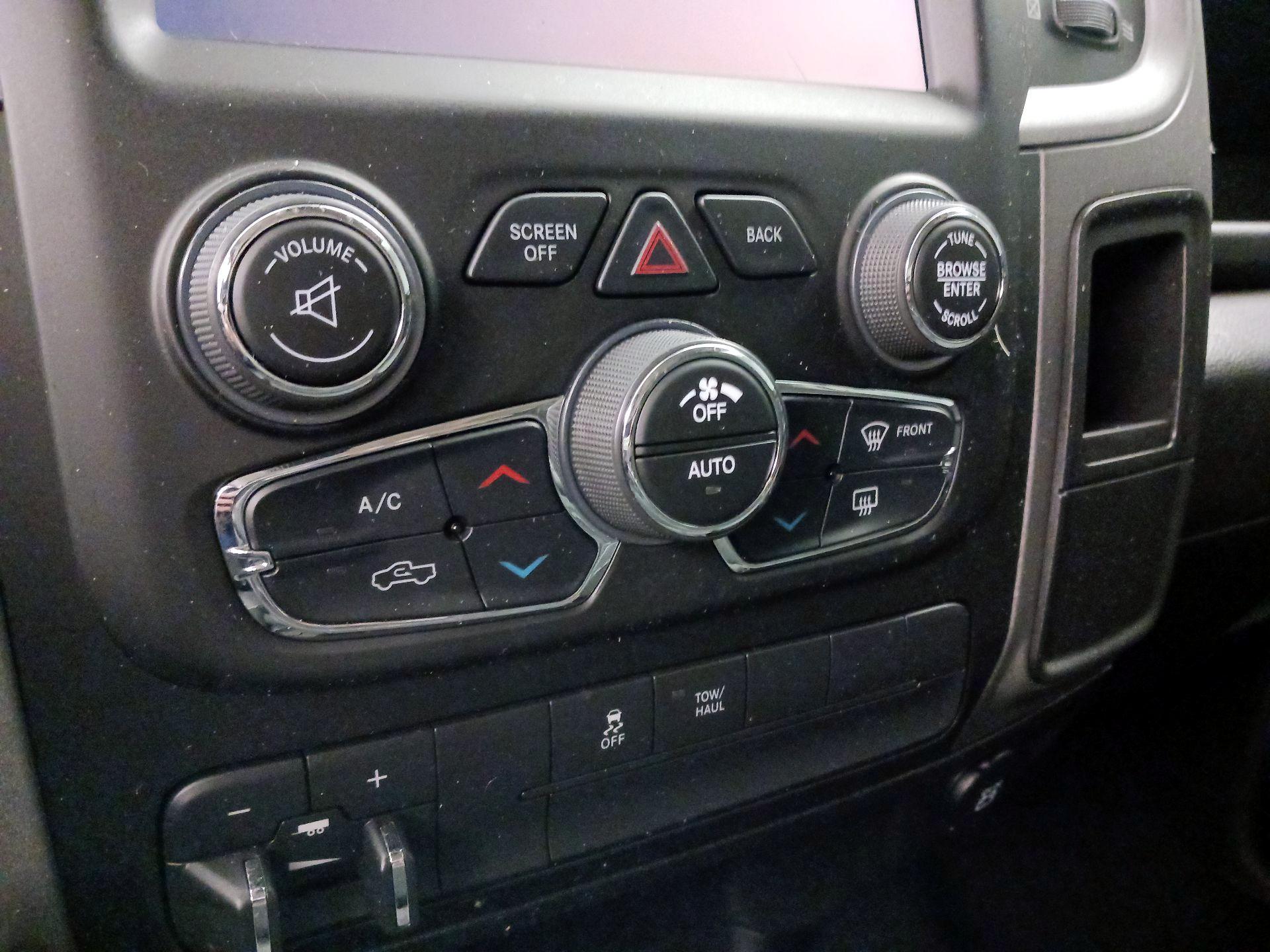 Thumbnail: 2021 RAM 1500 Classic - 16