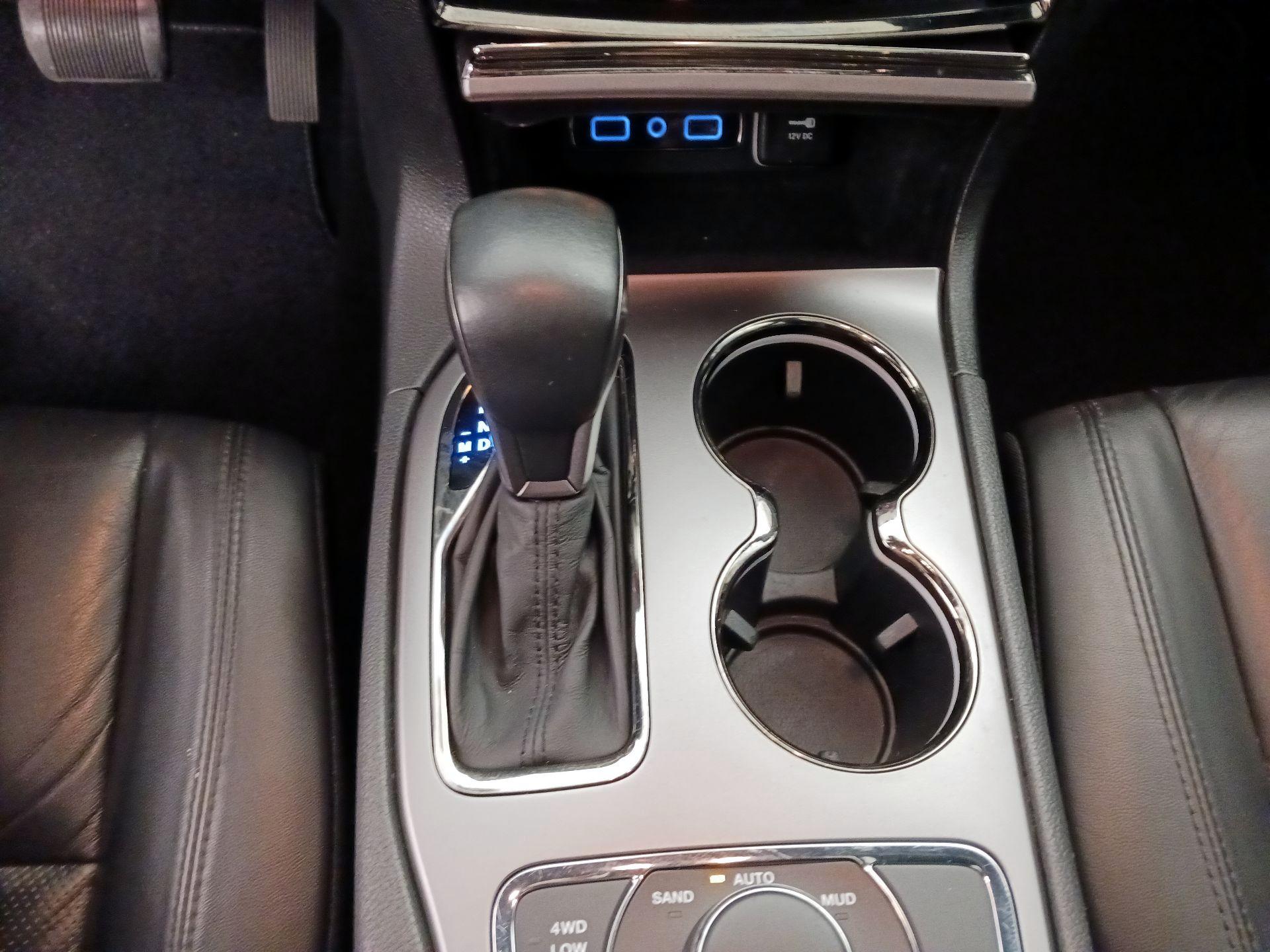 Thumbnail: 2019 Jeep Grand Cherokee - 17