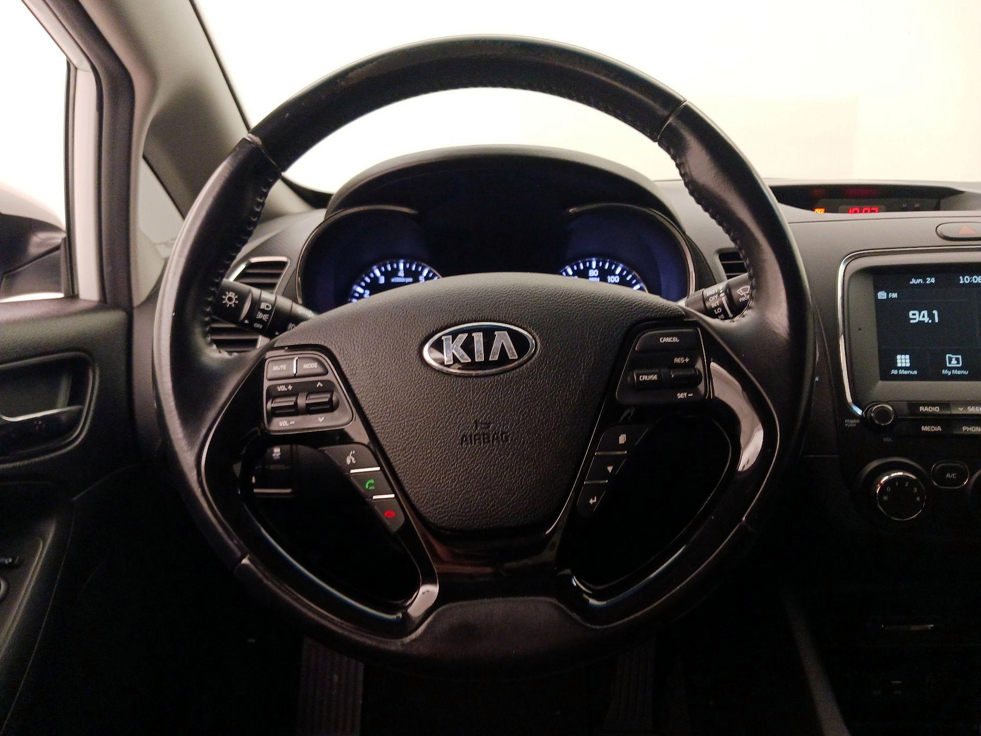 Thumbnail: 2017 Kia Forte - 10