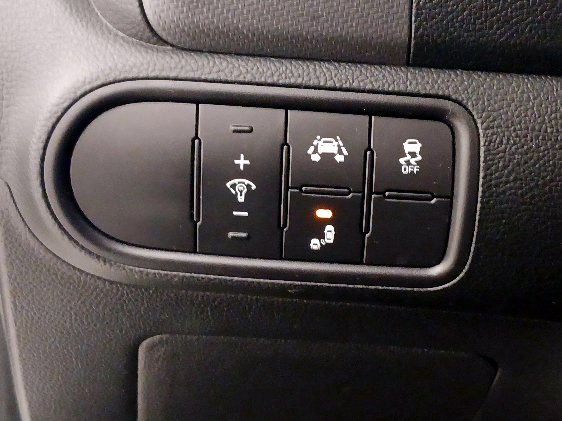 Thumbnail: 2017 Kia Forte - 13