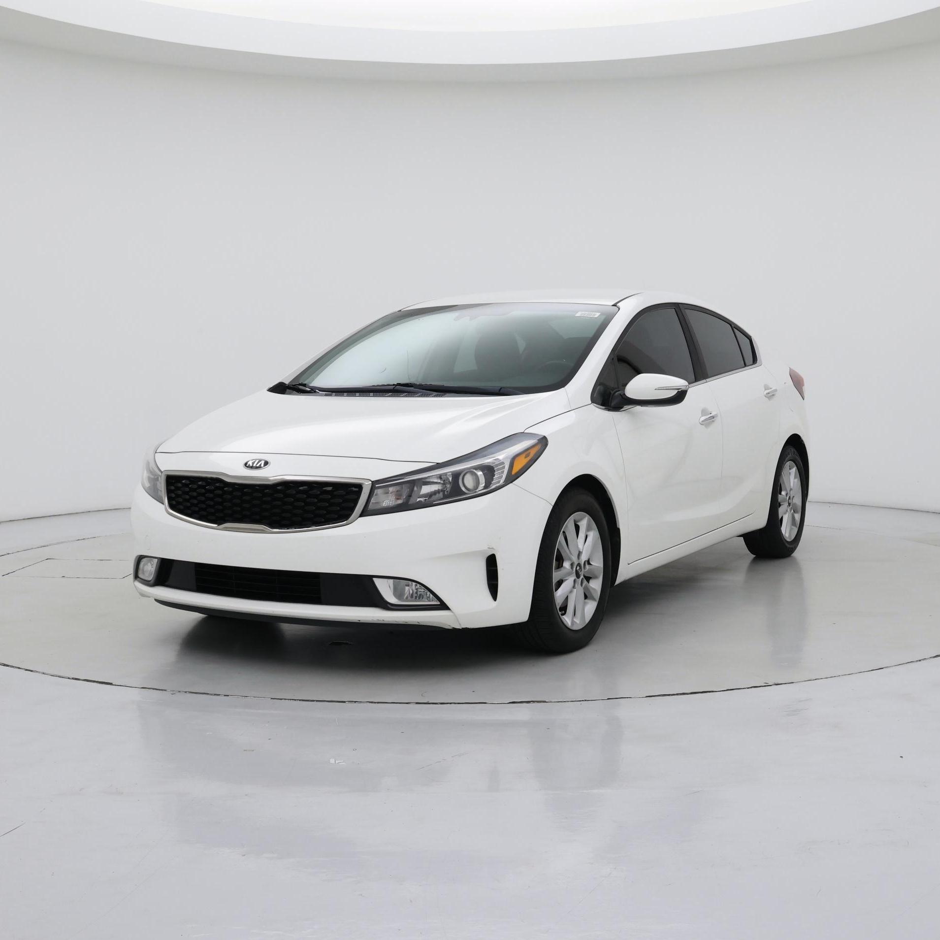 Thumbnail: 2017 Kia Forte - 4