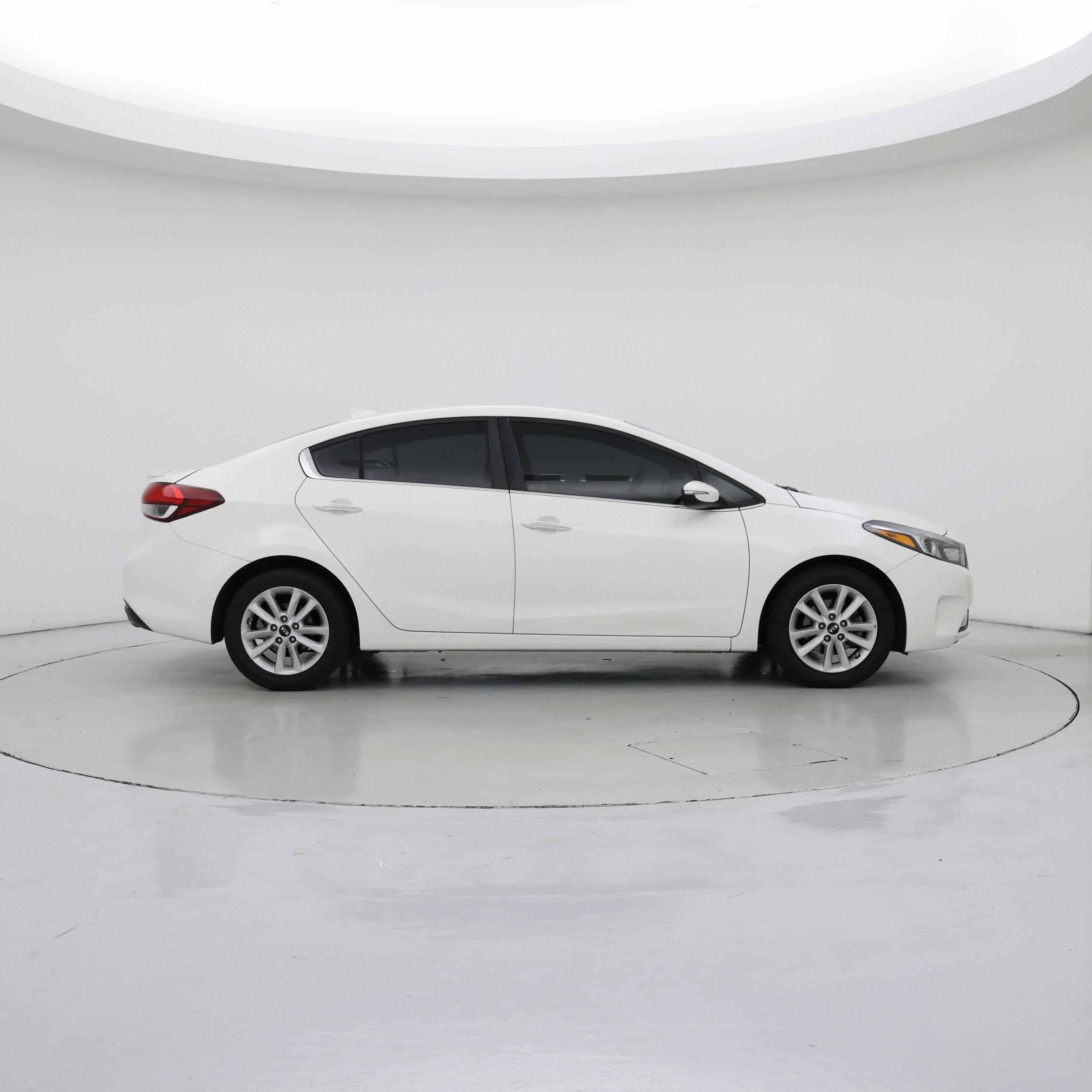 Thumbnail: 2017 Kia Forte - 7