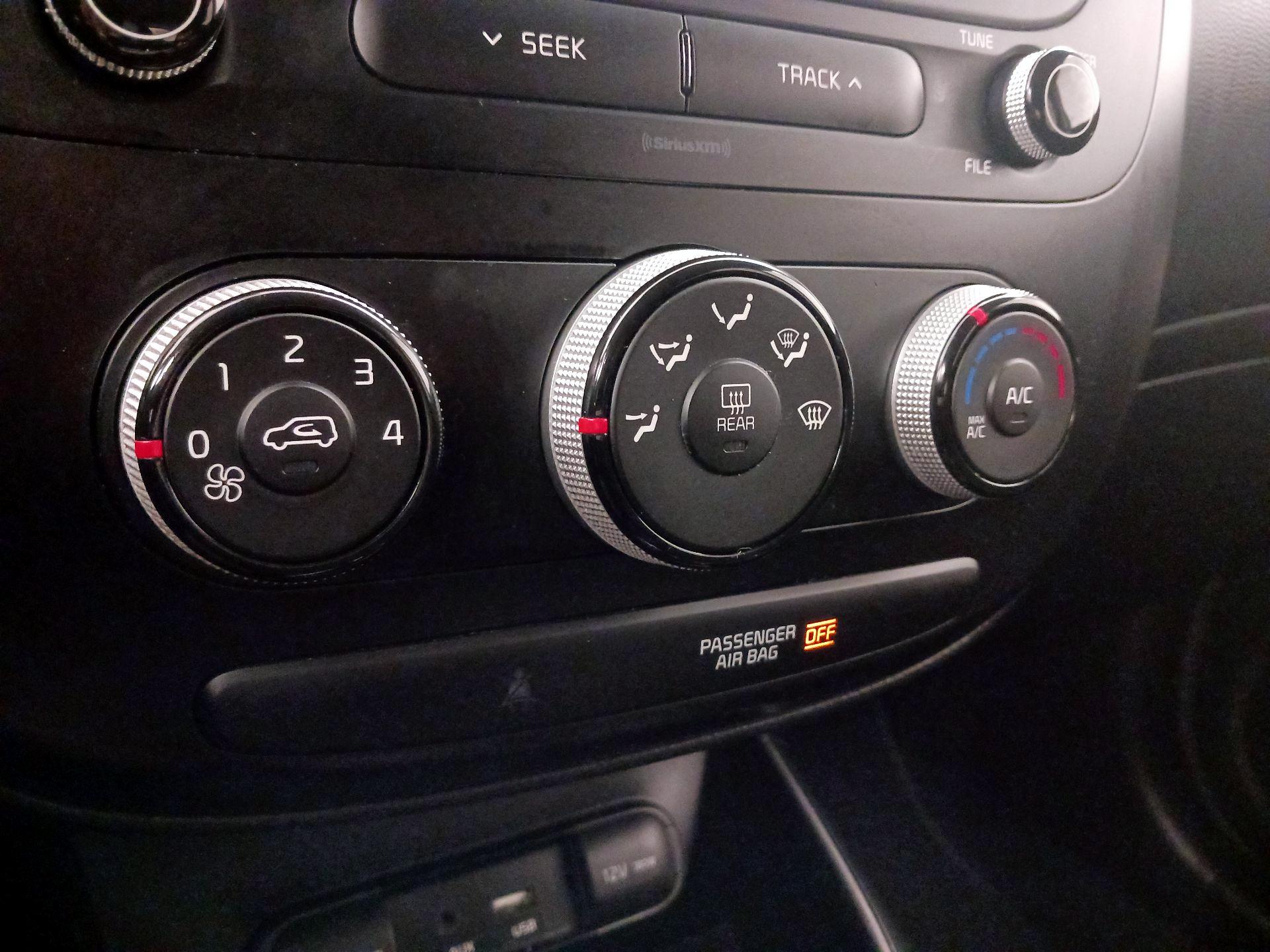 Thumbnail: 2019 Kia Soul - 16