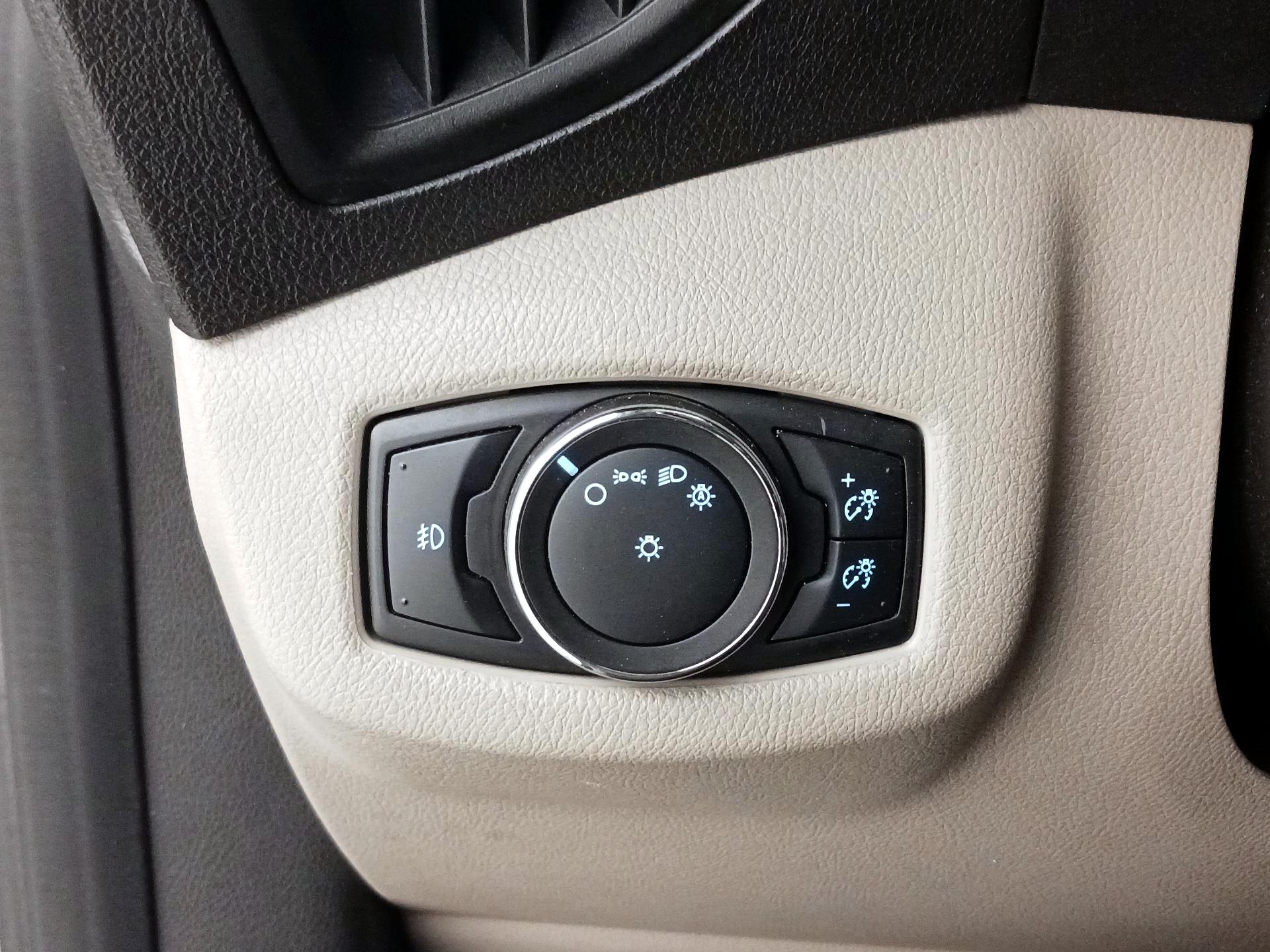 Thumbnail: 2018 Ford Transit Series - 13