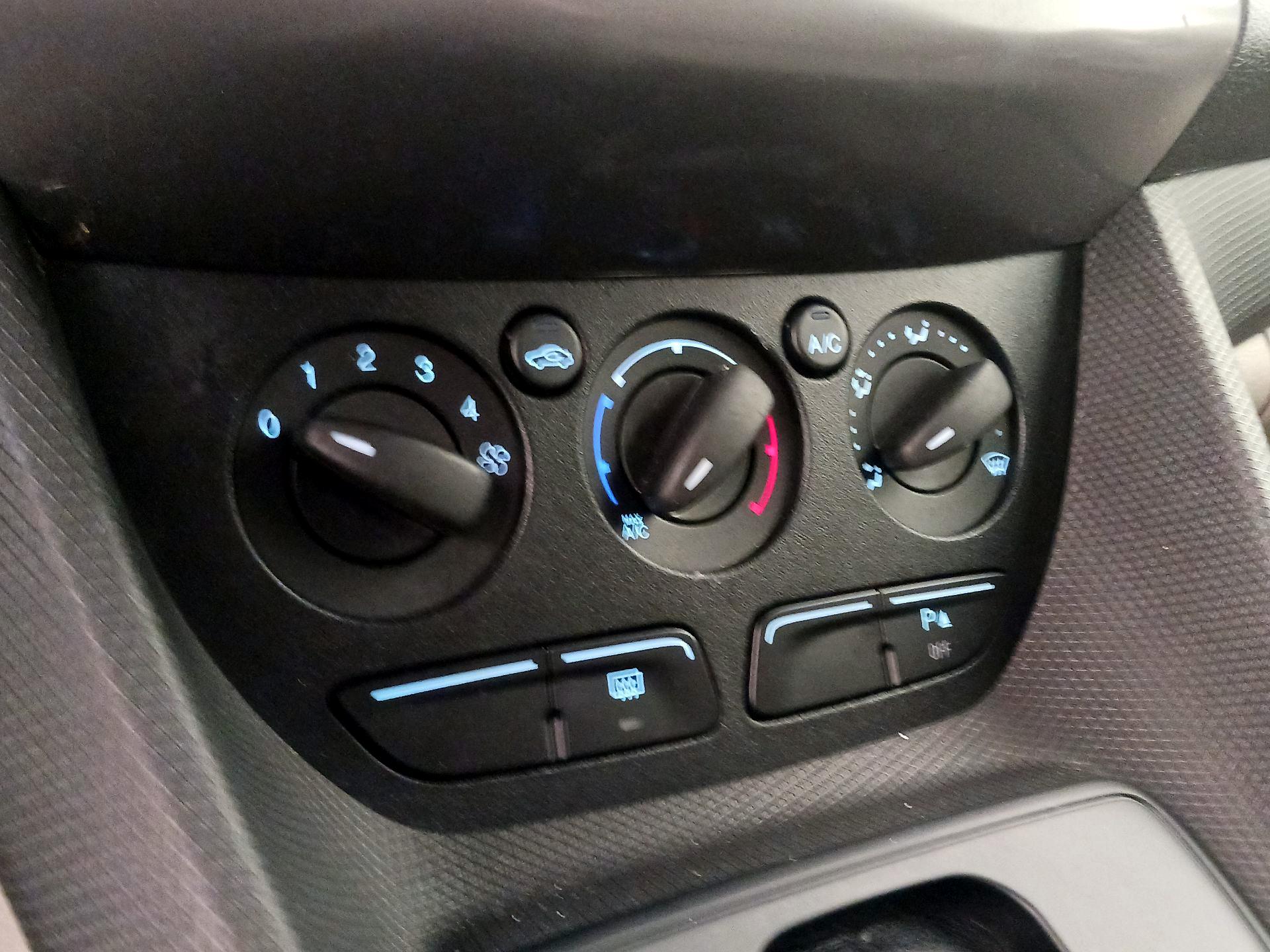 Thumbnail: 2018 Ford Transit Series - 16