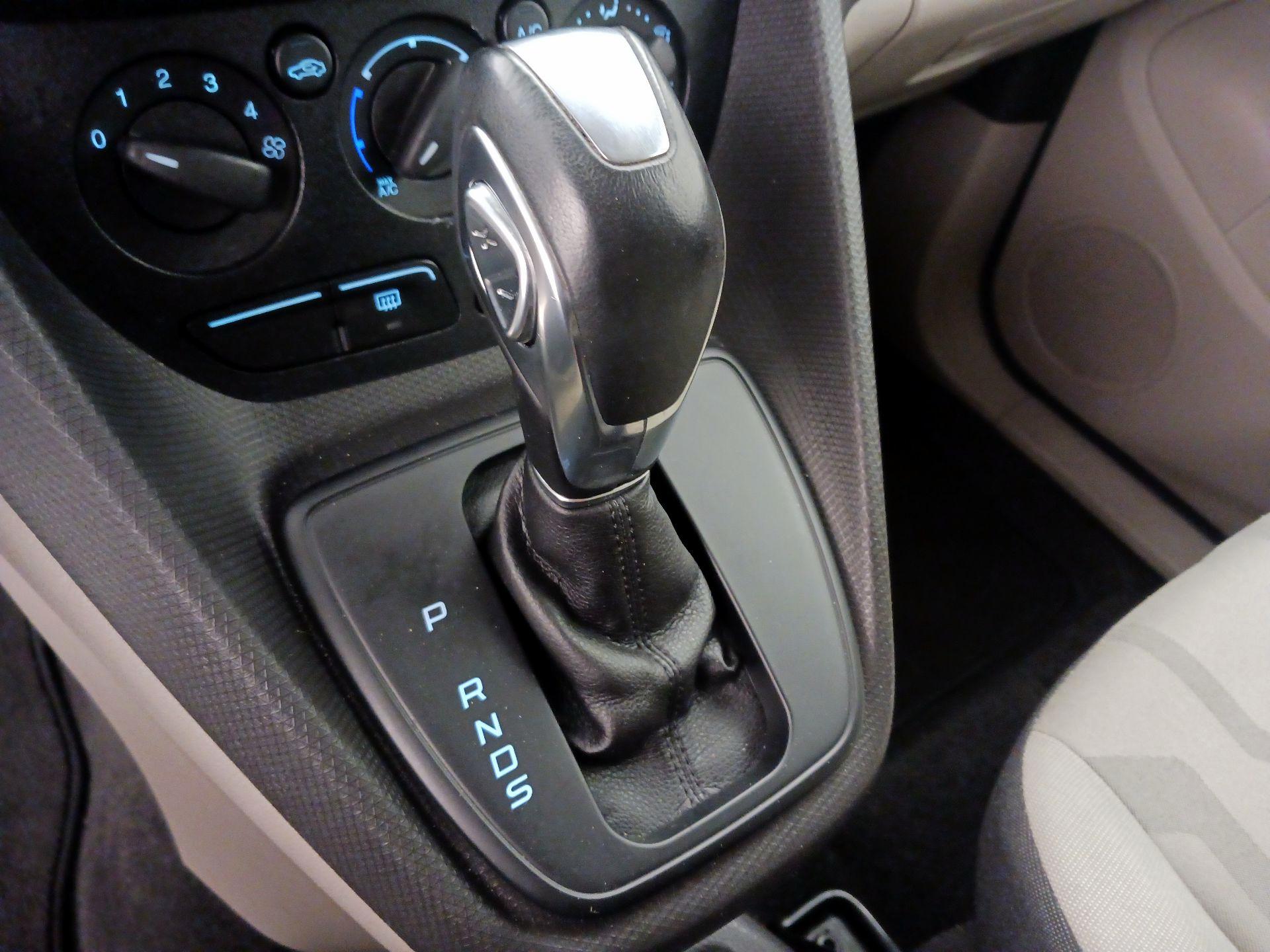 Thumbnail: 2018 Ford Transit Series - 17