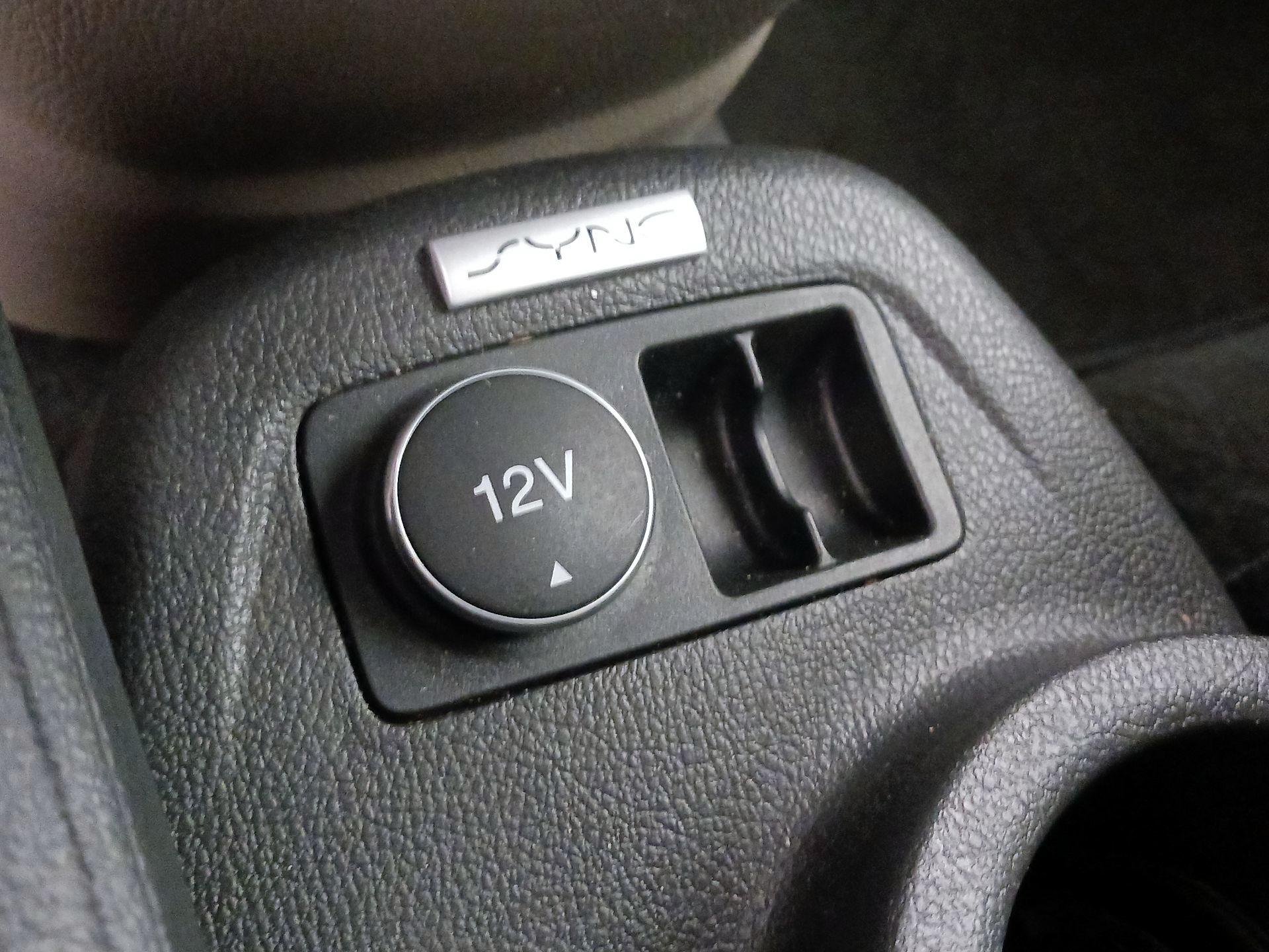 Thumbnail: 2018 Ford Transit Series - 18